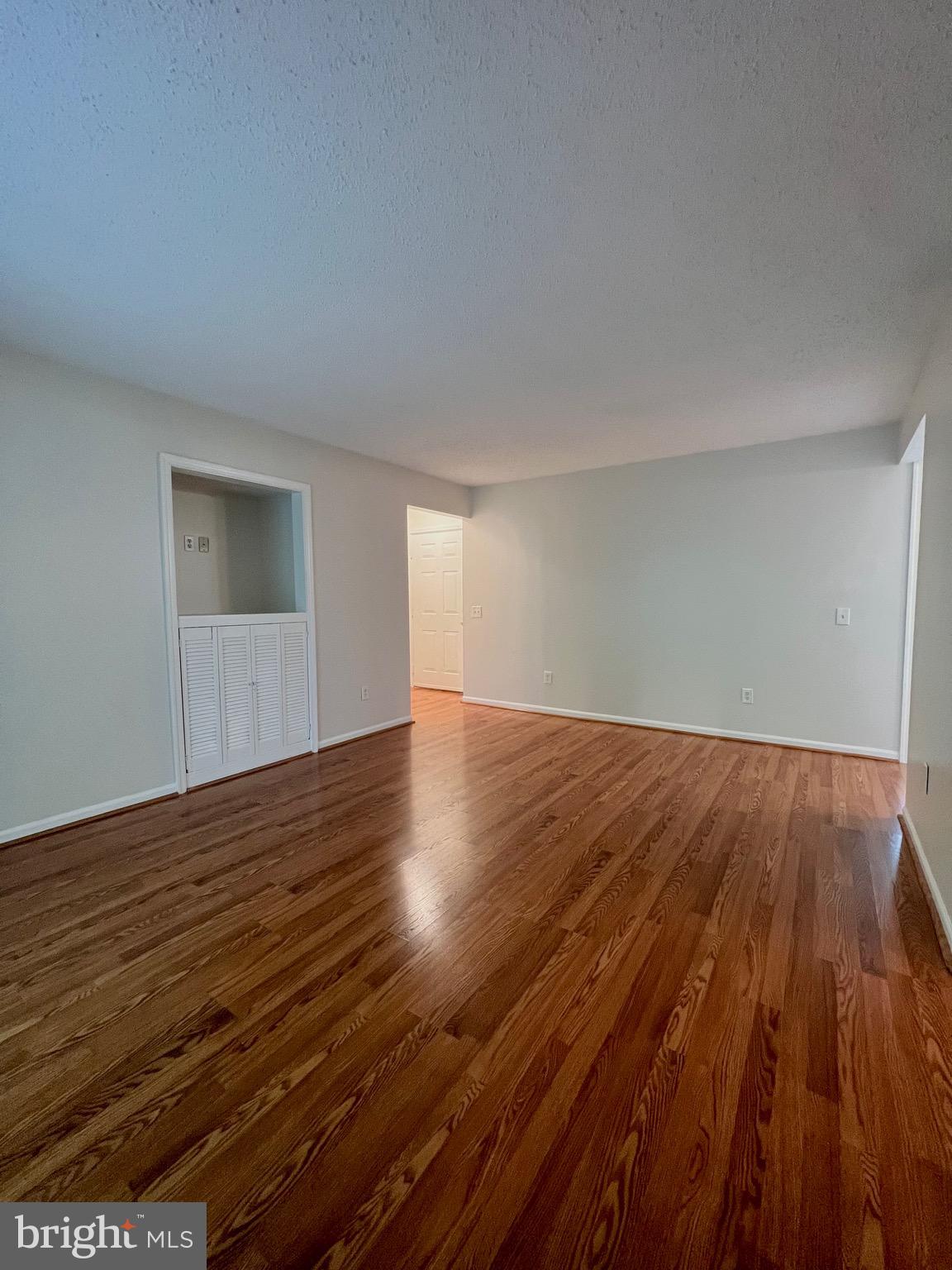 HUNTERS SQUARE - Residential Lease