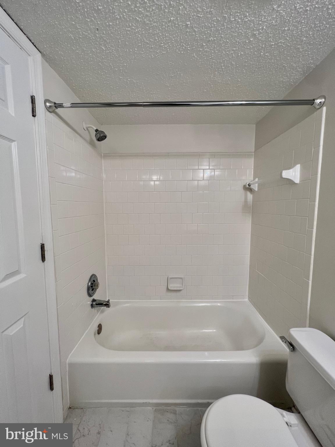 HUNTERS SQUARE - Residential Lease