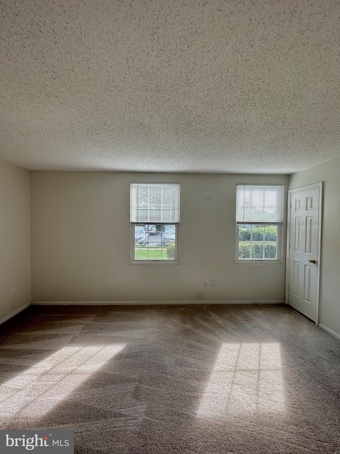 HUNTERS SQUARE - Residential Lease