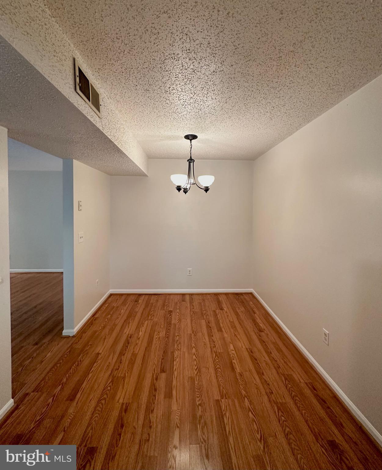 HUNTERS SQUARE - Residential Lease