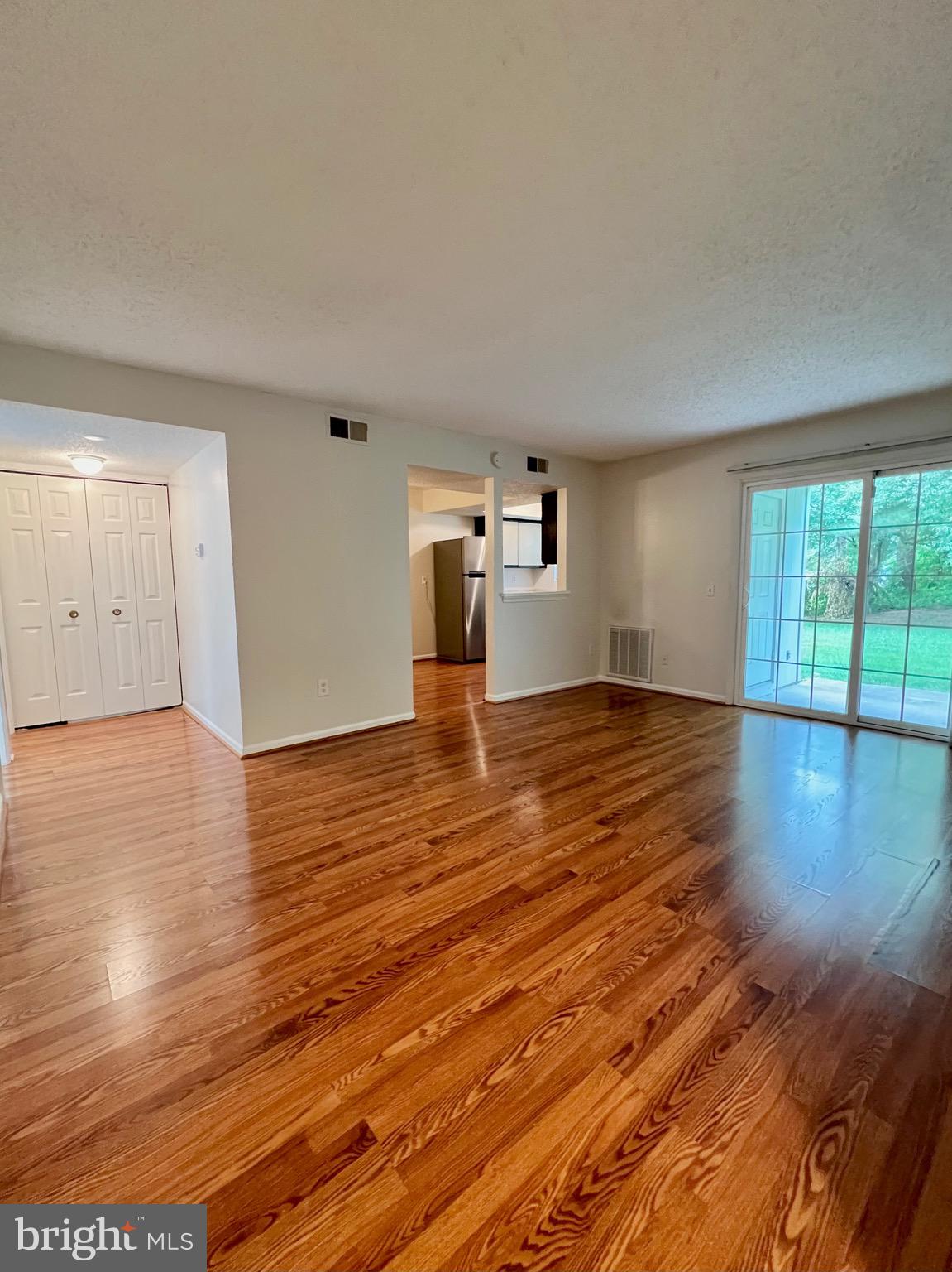 HUNTERS SQUARE - Residential Lease