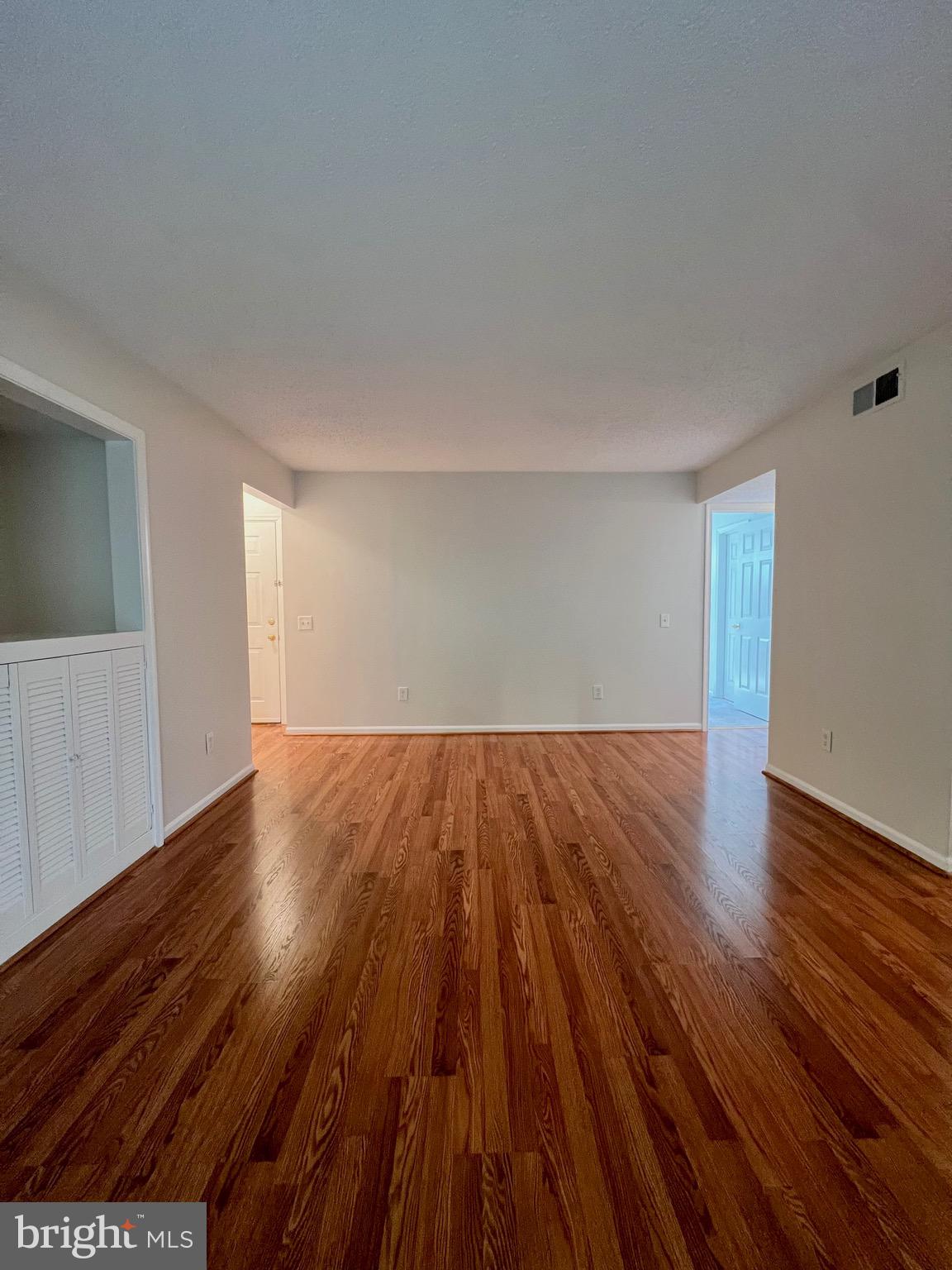 HUNTERS SQUARE - Residential Lease