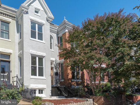 916 NE C STREET NE WASHINGTON DC 20002