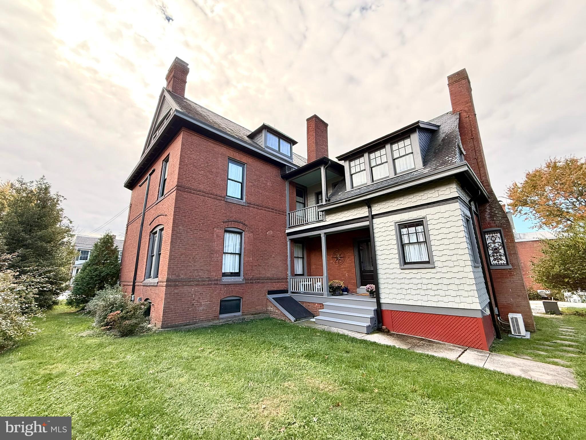 104 LINCOLN WAY WEST