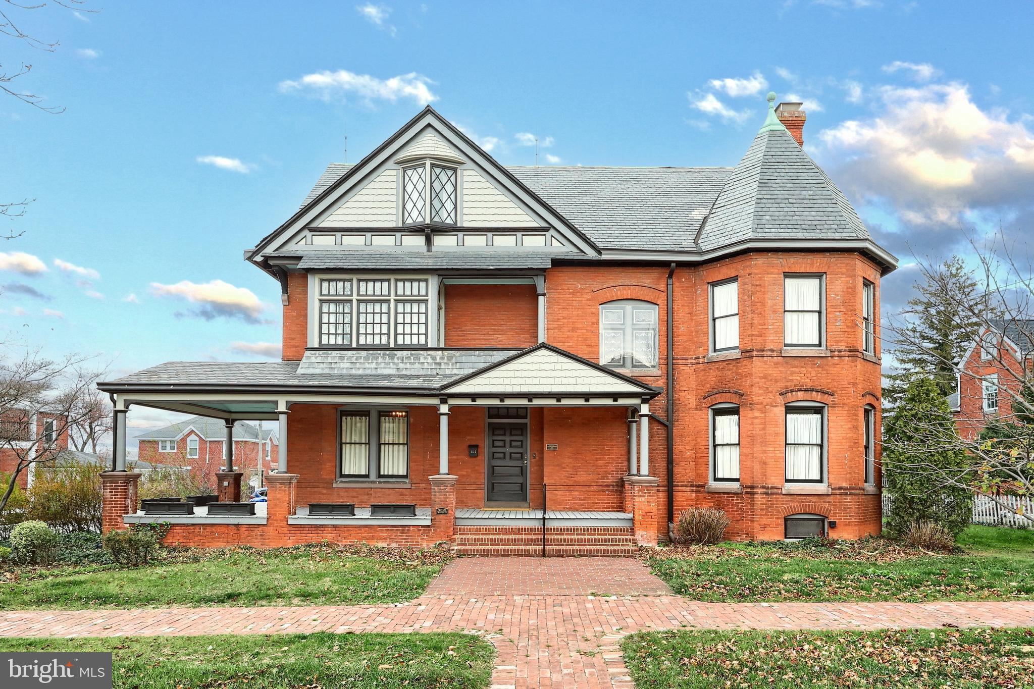 104 LINCOLN WAY WEST