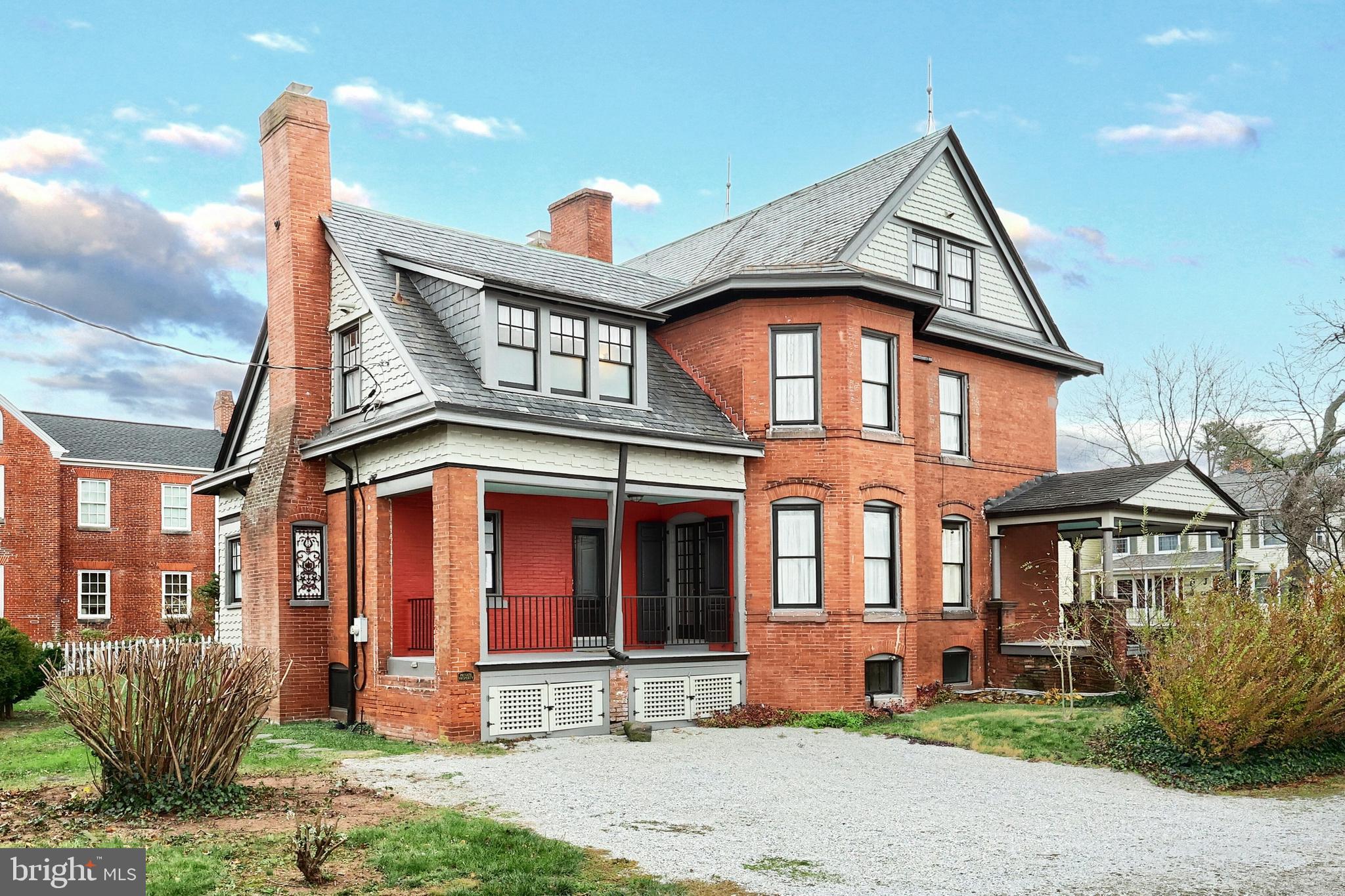 104 LINCOLN WAY WEST