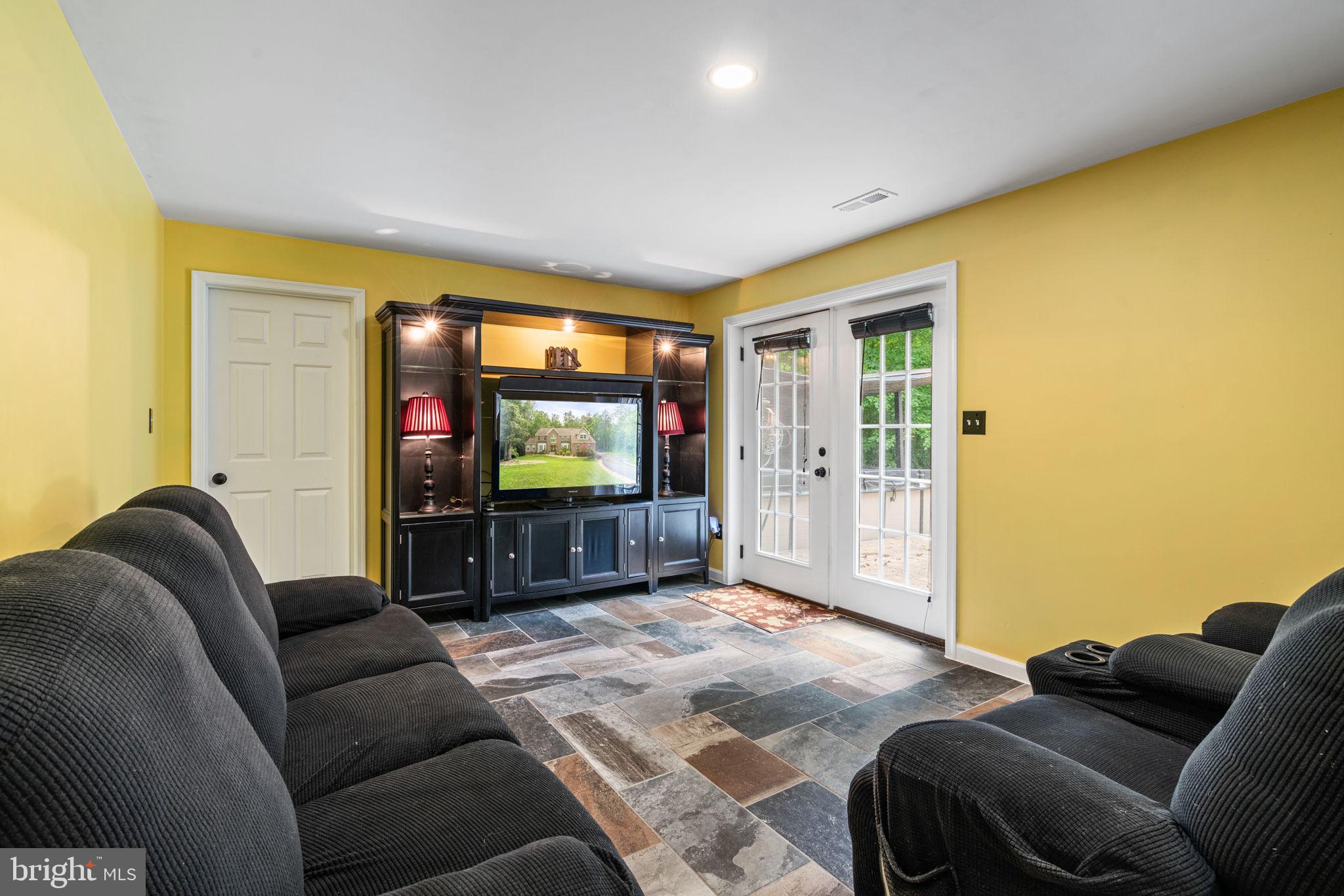 MANOR WOOD ESTATES - Residential