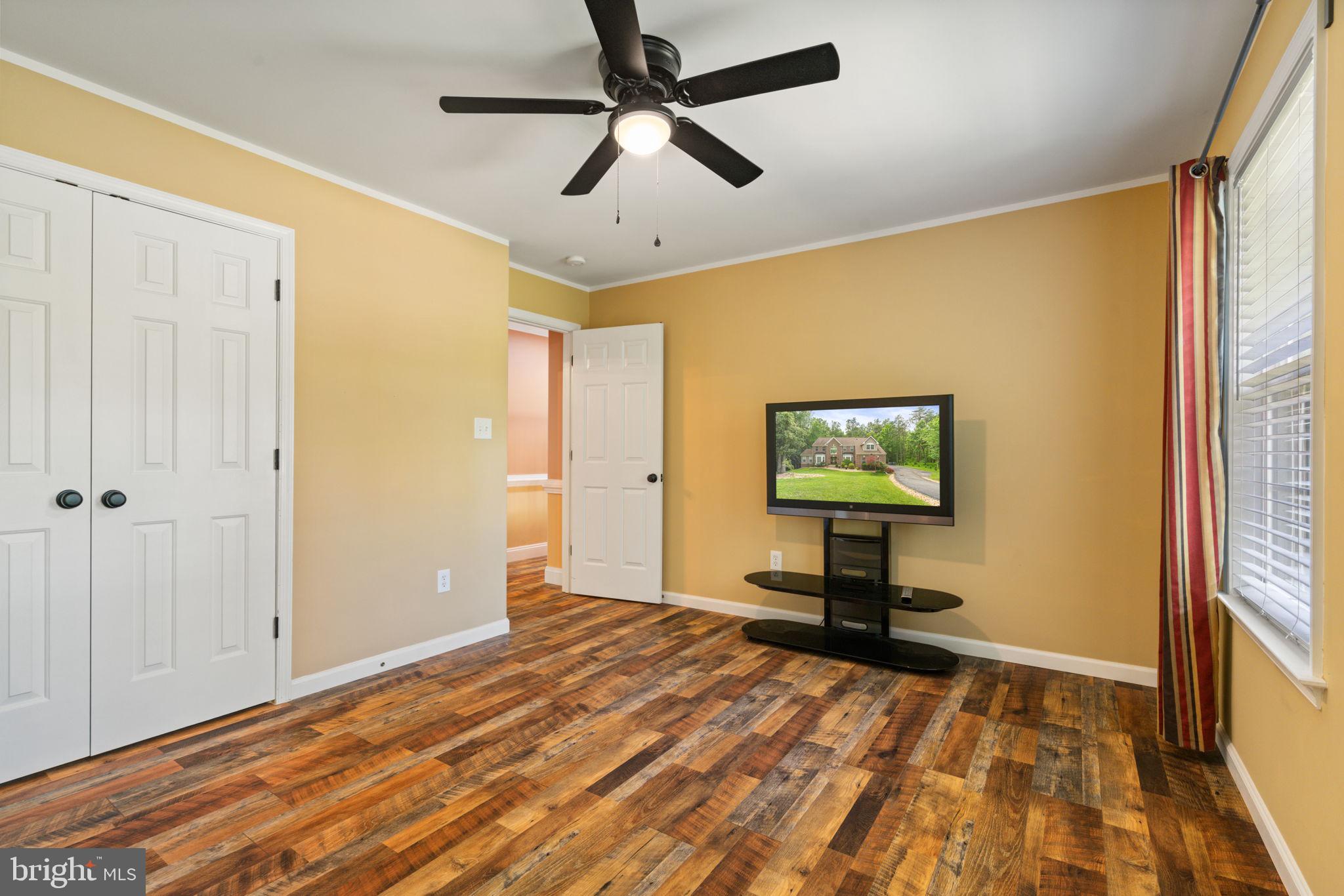 MANOR WOOD ESTATES - Residential