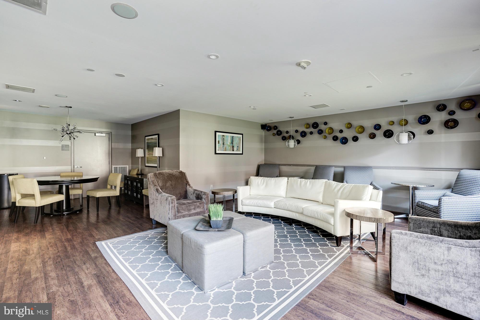 CLARENDON - Residential