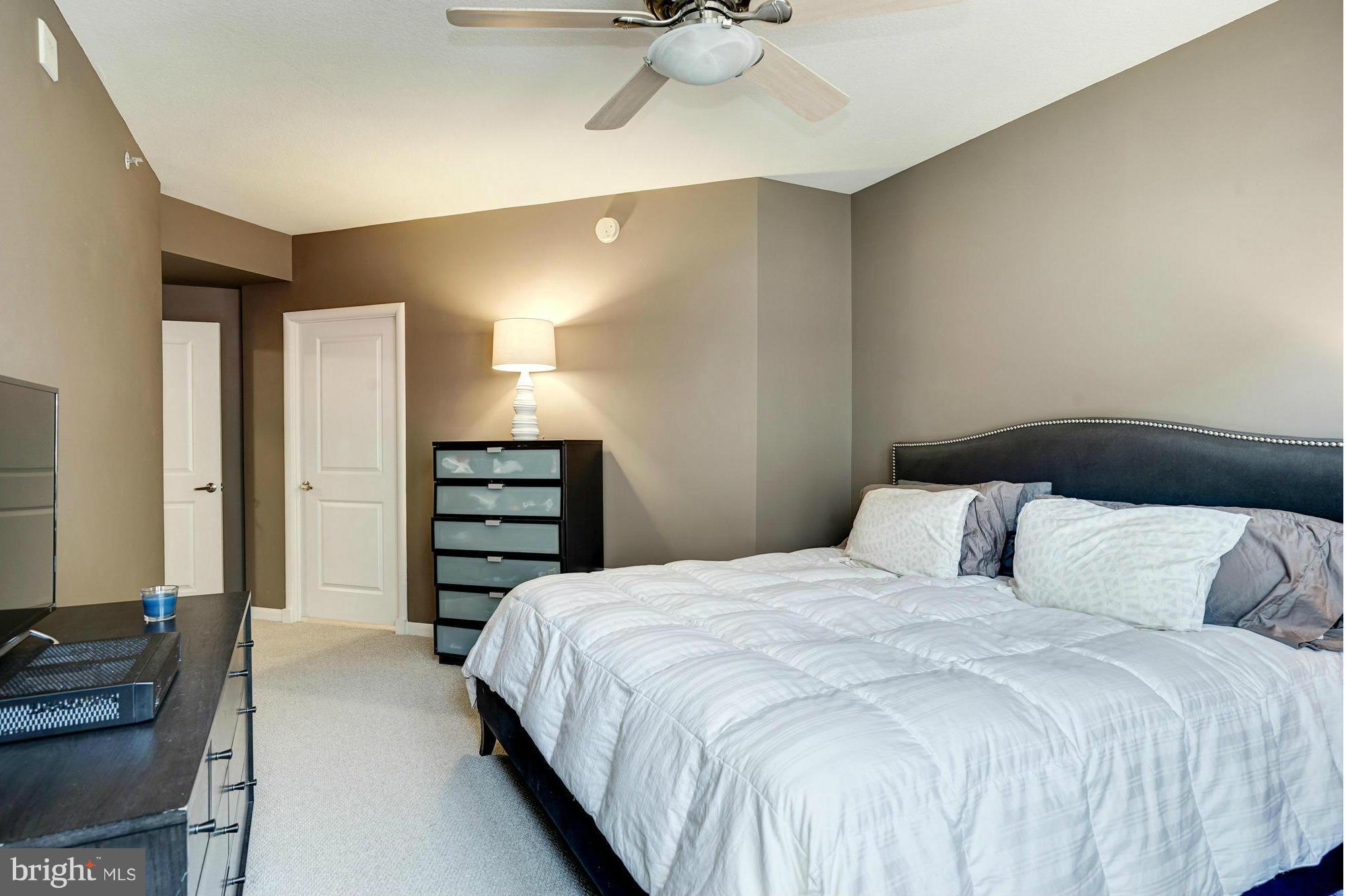 CLARENDON - Residential