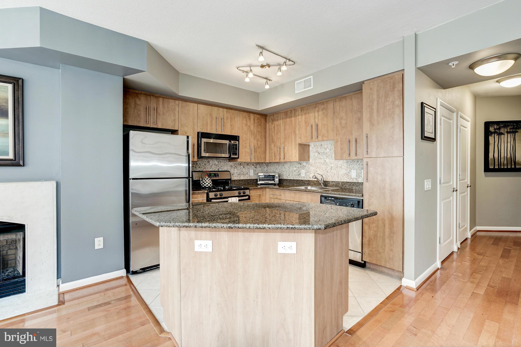 CLARENDON - Residential