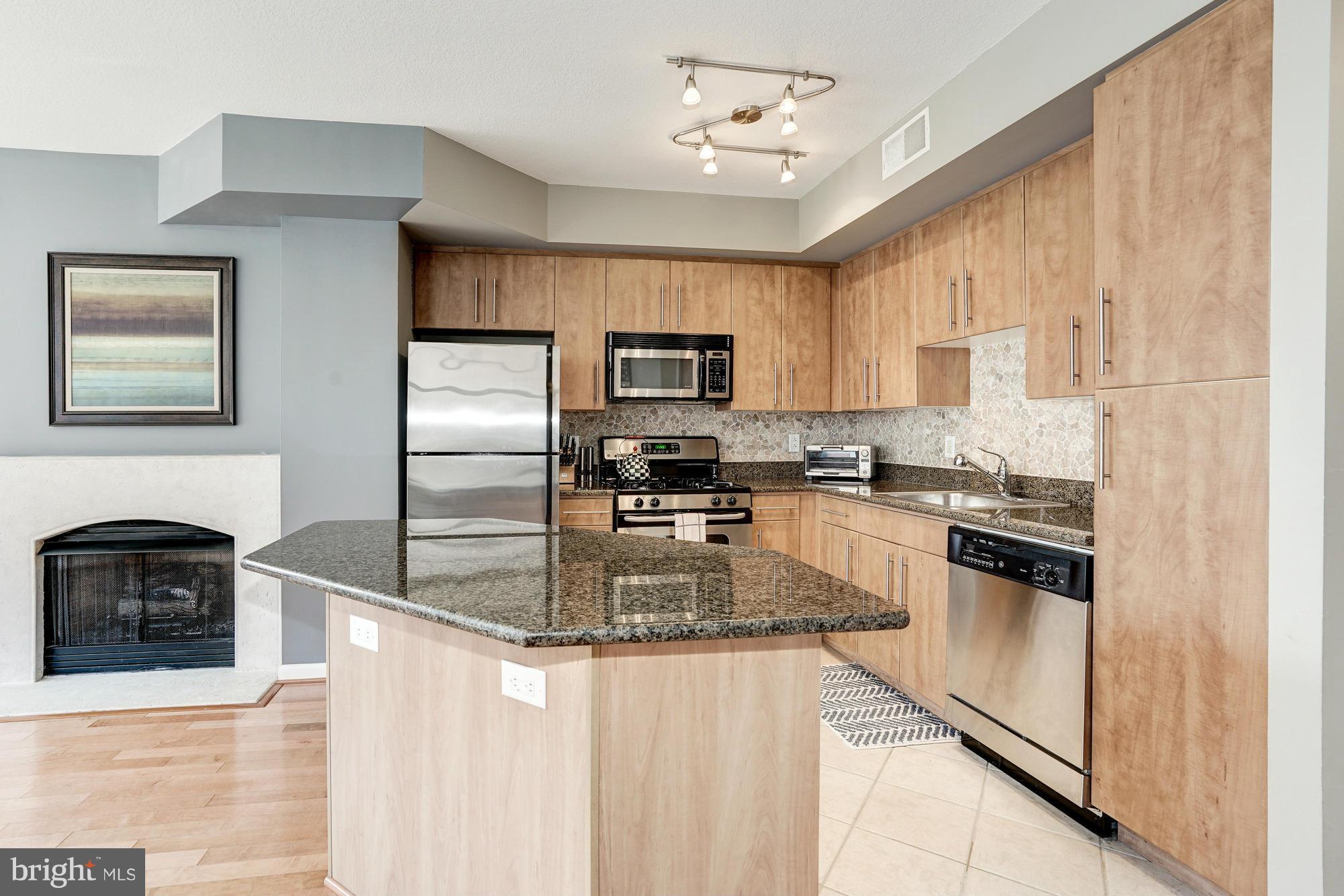 CLARENDON - Residential