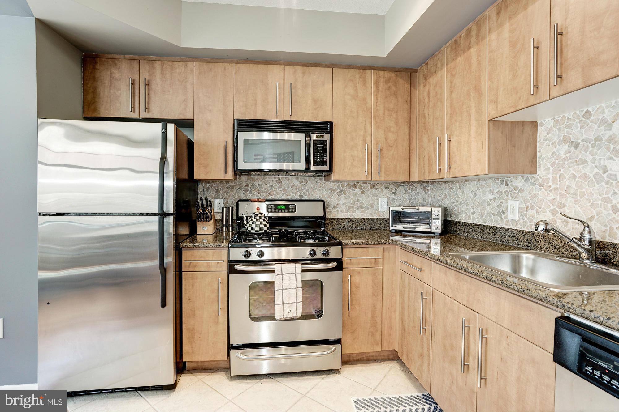 CLARENDON - Residential