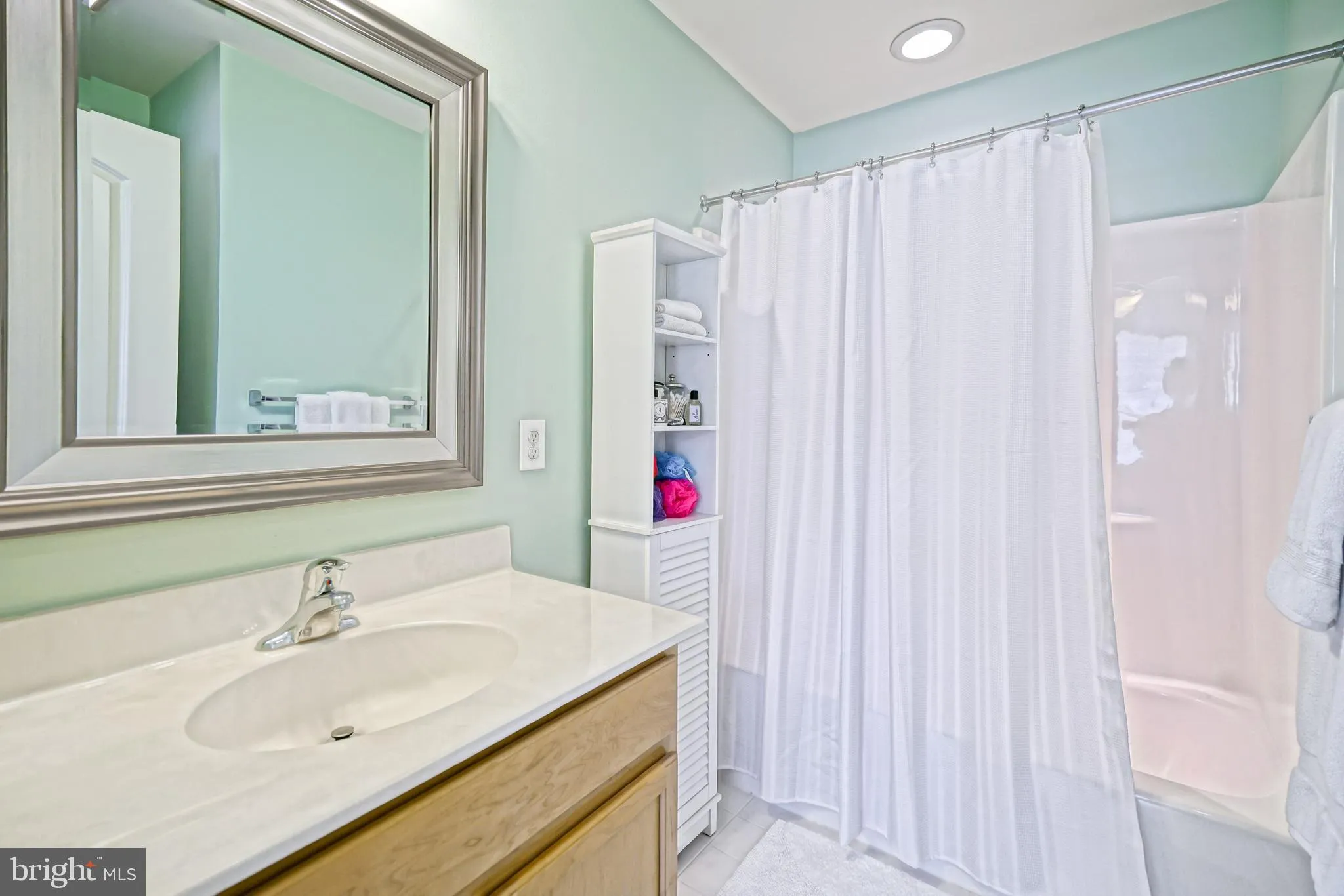 Rehoboth Beach, Delaware 19971, United States, 3 Bedrooms Bedrooms, ,4 BathroomsBathrooms,Residential,Active,147829