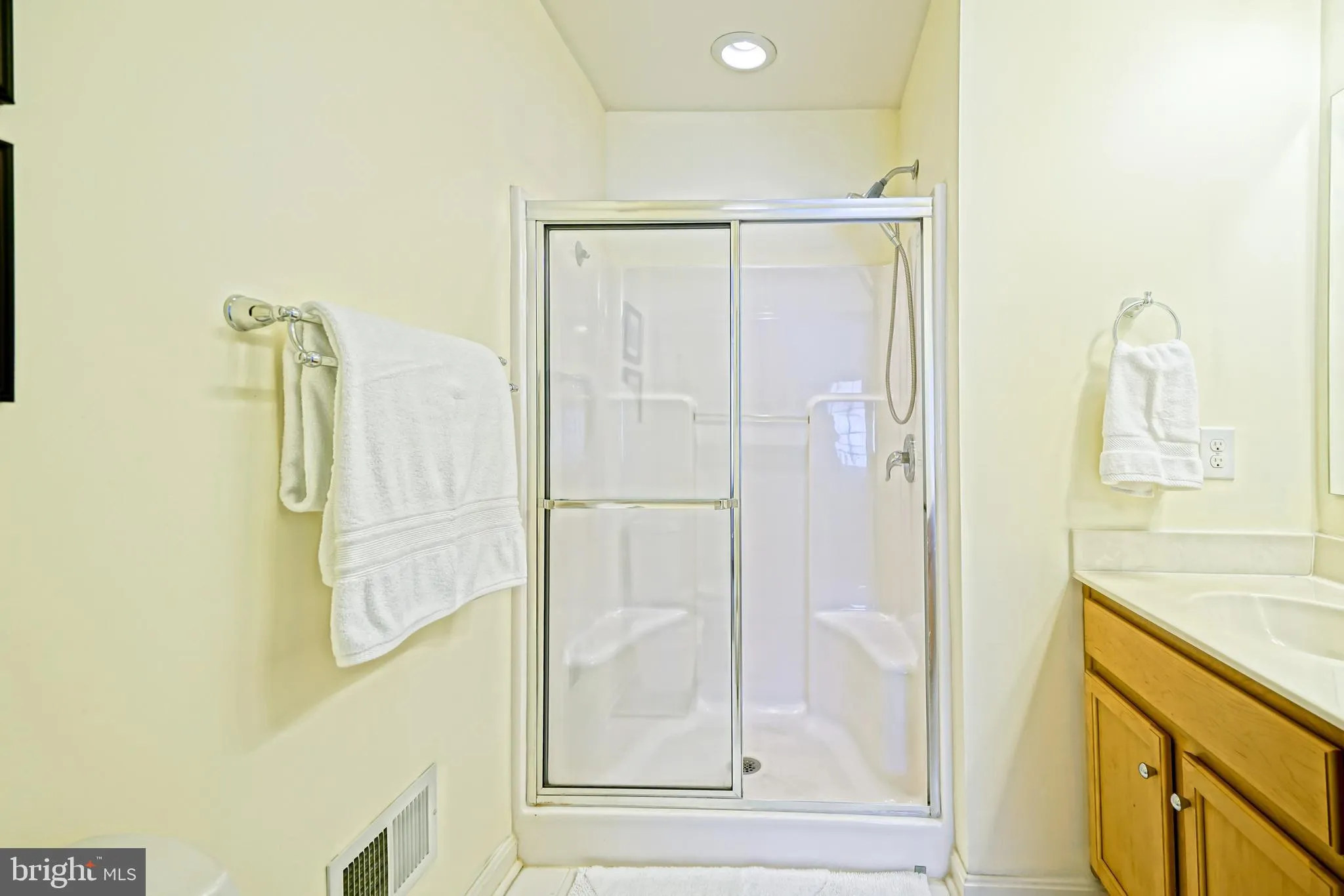 Rehoboth Beach, Delaware 19971, United States, 3 Bedrooms Bedrooms, ,4 BathroomsBathrooms,Residential,Active,147829