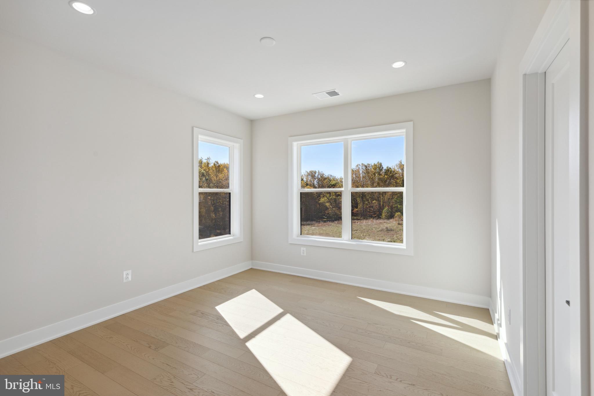 KINGSLEY WOODS - Residential