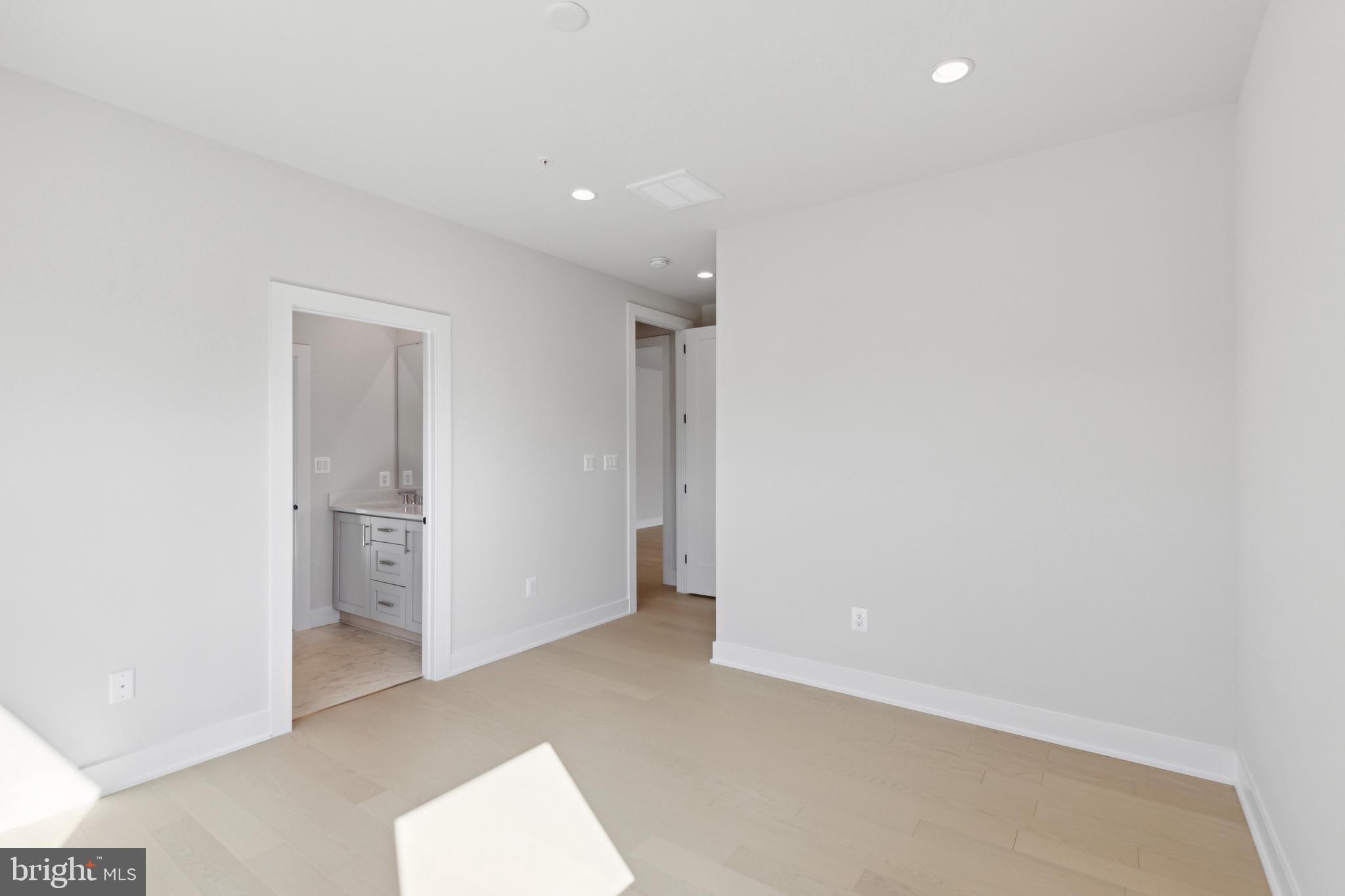 KINGSLEY WOODS - Residential