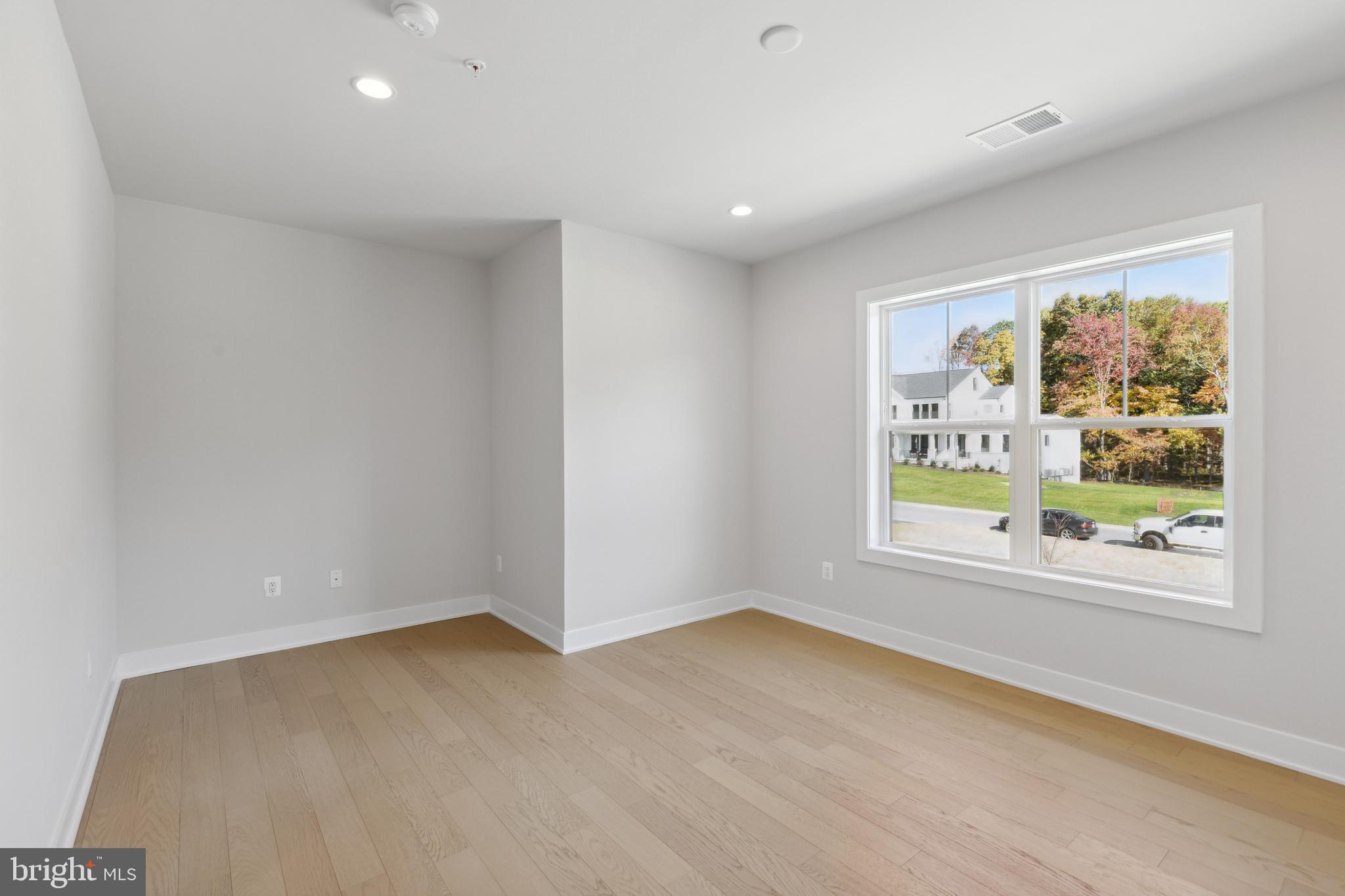 KINGSLEY WOODS - Residential