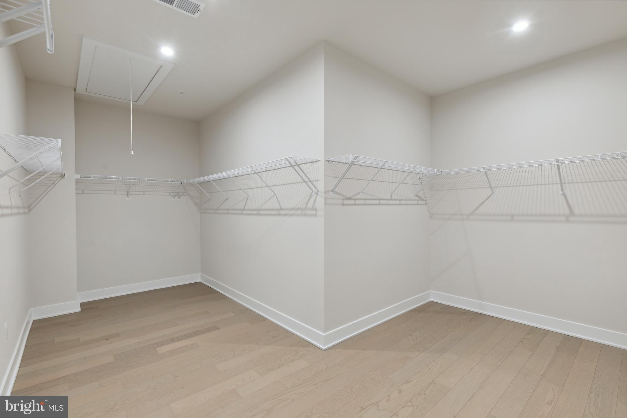 KINGSLEY WOODS - Residential