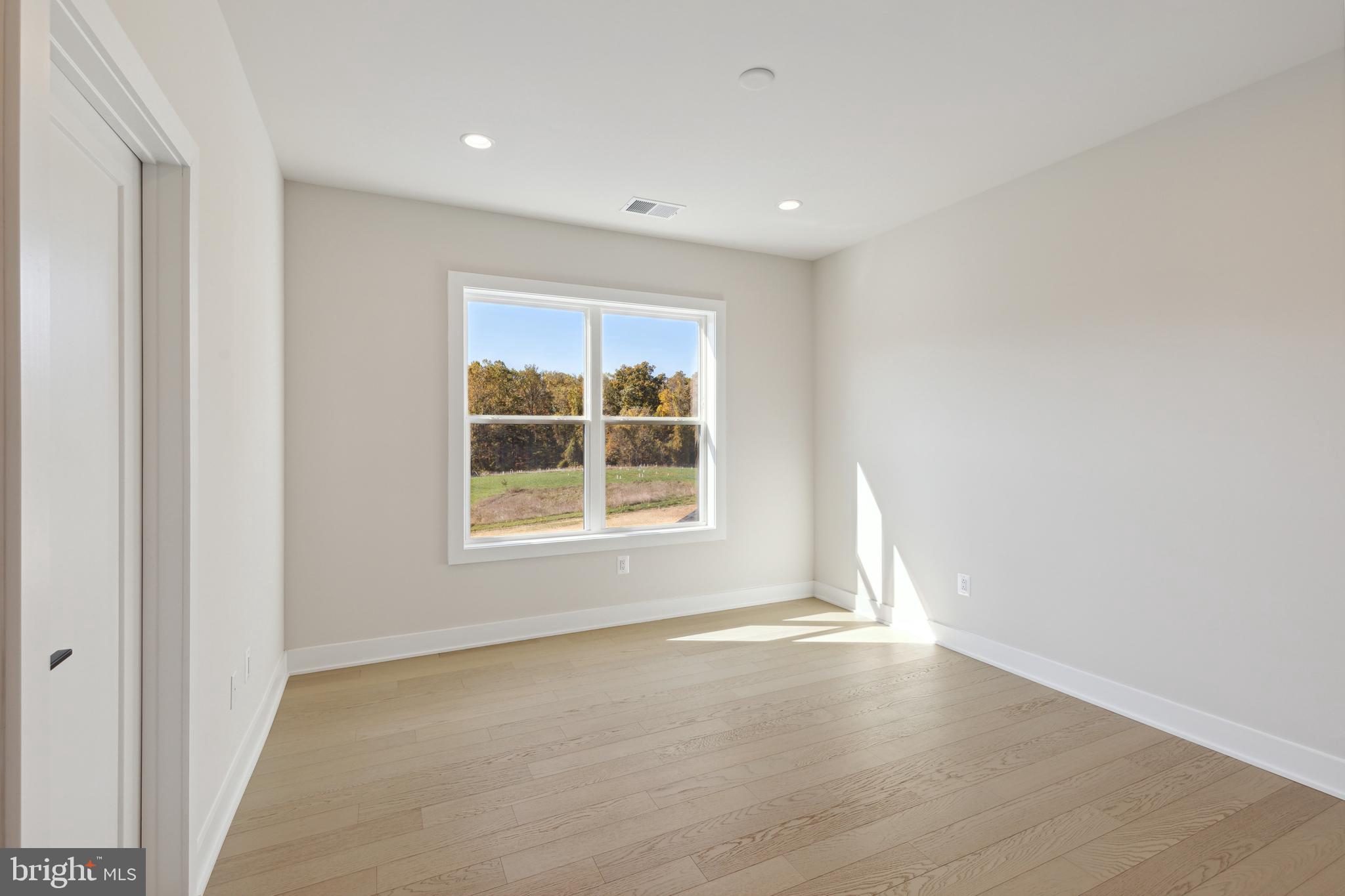 KINGSLEY WOODS - Residential