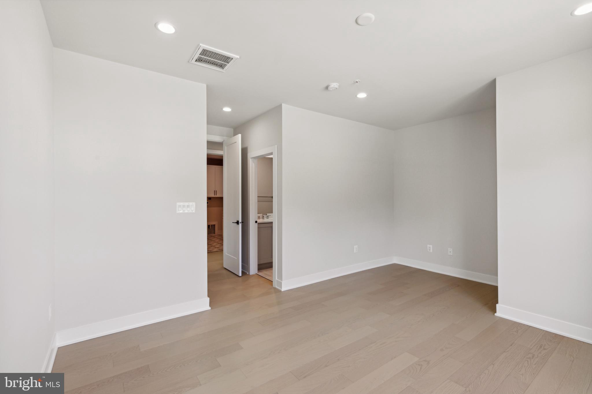 KINGSLEY WOODS - Residential