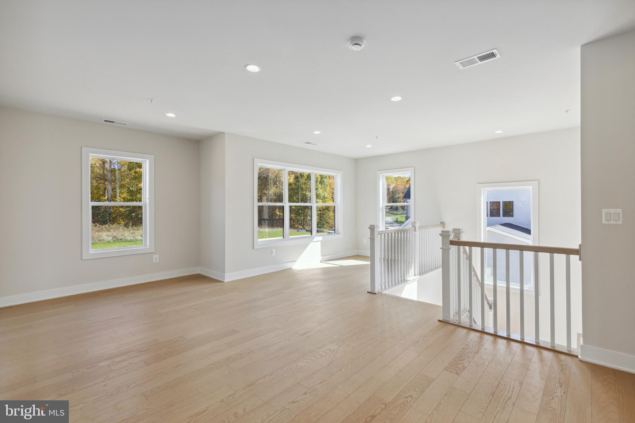 KINGSLEY WOODS - Residential