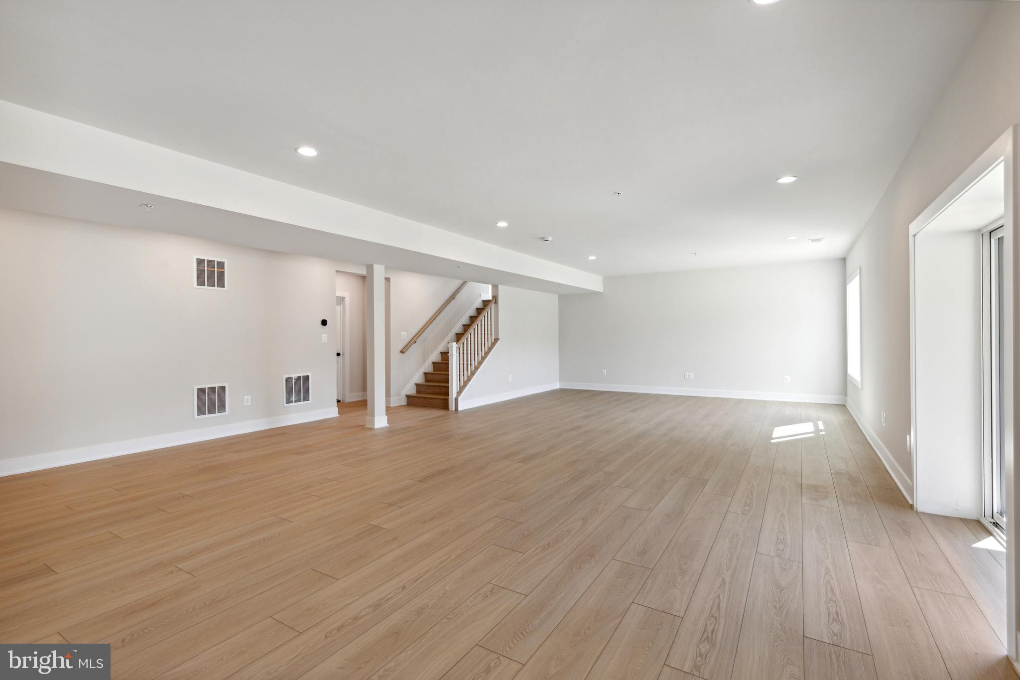 KINGSLEY WOODS - Residential