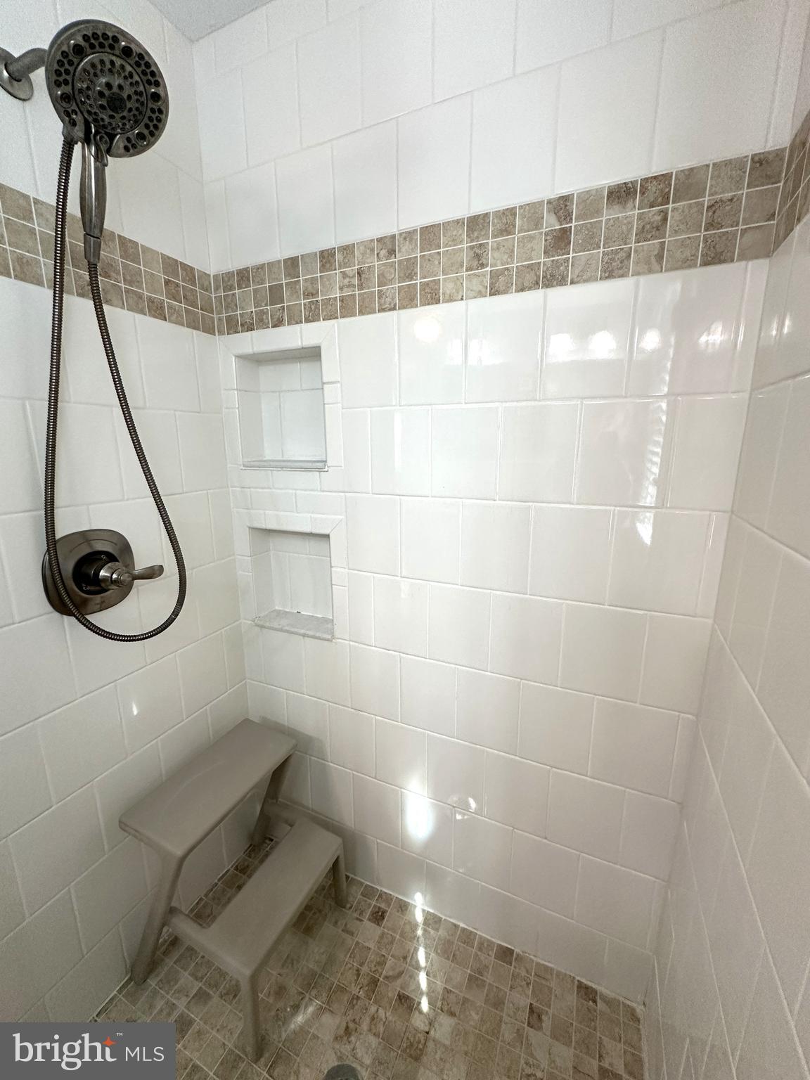 CLOVER CREST - Residential