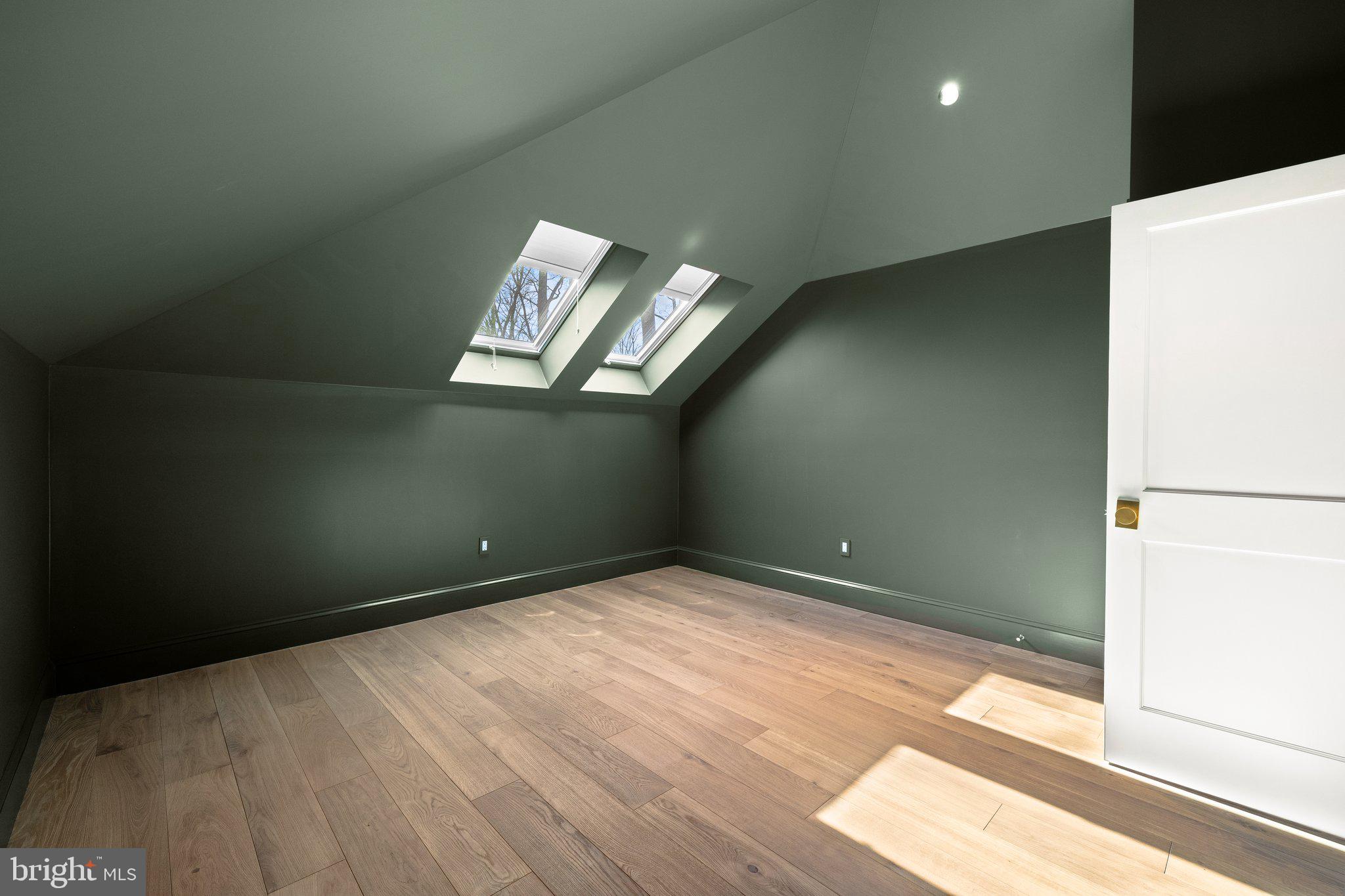 MAPLE GLEN - Residential