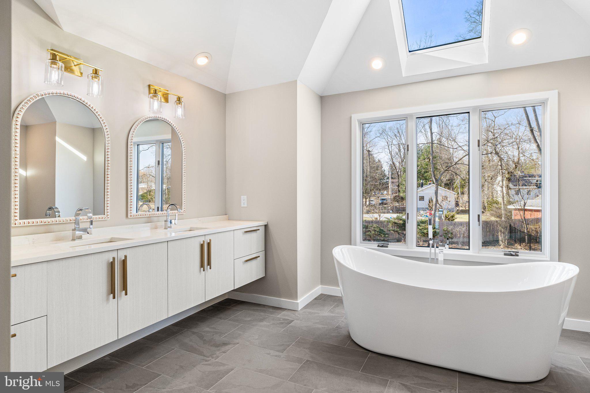 MAPLE GLEN - Residential