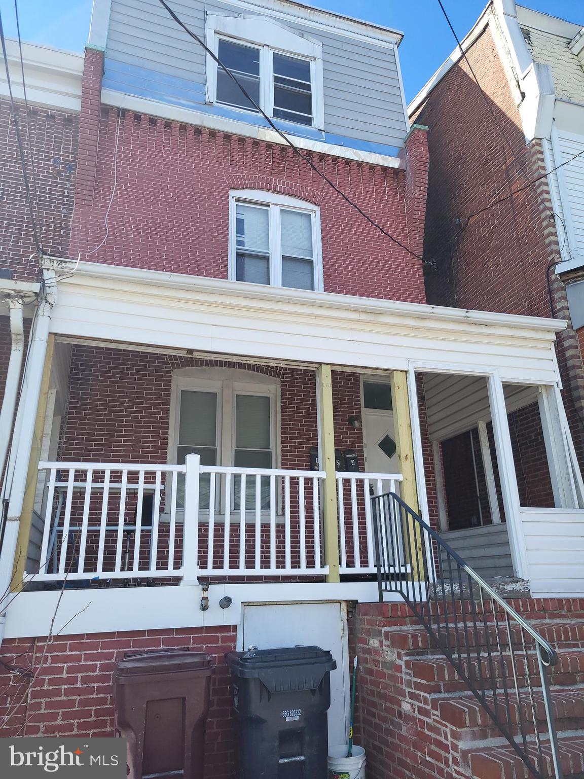 BROWNTOWN - Residential Lease