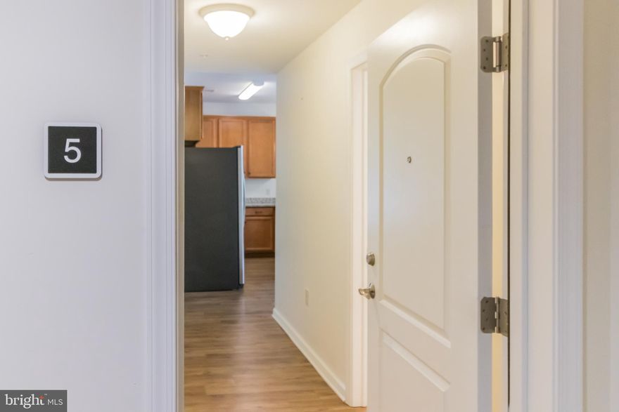 AVAILABLE March 5, 2021 OCCUPANCY, 1Bedroom 1 Bath unit, 787 sqft. Valley Forge Terrace's apartments are ideal for those who seek the convenience of being centrally located in Valley Forge, PA, near King of Prussia, Wayne, Phoenixville, Exton, Limerick, and Radnor, while still being able to take advantage of the natural beauty and serenity that comes with having Valley Forge National Park as you backyard. Our newly designed luxury apartments feature spacious floorplans and include a variety of modern amenities. The floorplans are open design featuring Stainless-Steel GE appliances, dishwasher, microwave, granite countertops, front loading washer and dryer, and central A/C and heat. The community is comprised of 1 & 2 bedroom apartments with a variety of floorplans and is pet friendly. An apartment at Valley Forge Terrace will allow you to make the most of every moment and achieve the lifestyle you deserve. No smoking. Pet Friendly. Photos are of similar unit. Call today to set up your tour!