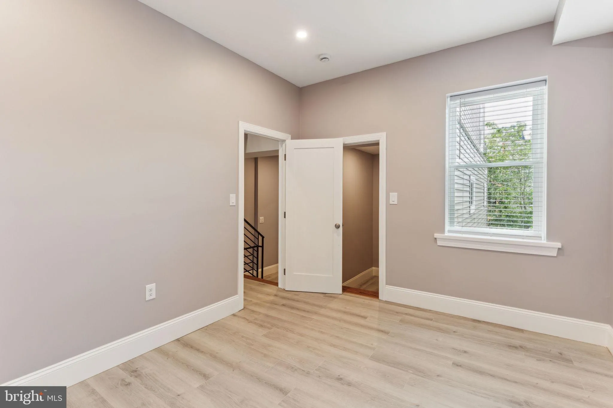 Philadelphia, Pennsylvania 19146, United States, 5 Bedrooms Bedrooms, ,5 BathroomsBathrooms,Residential,Contingent,14616