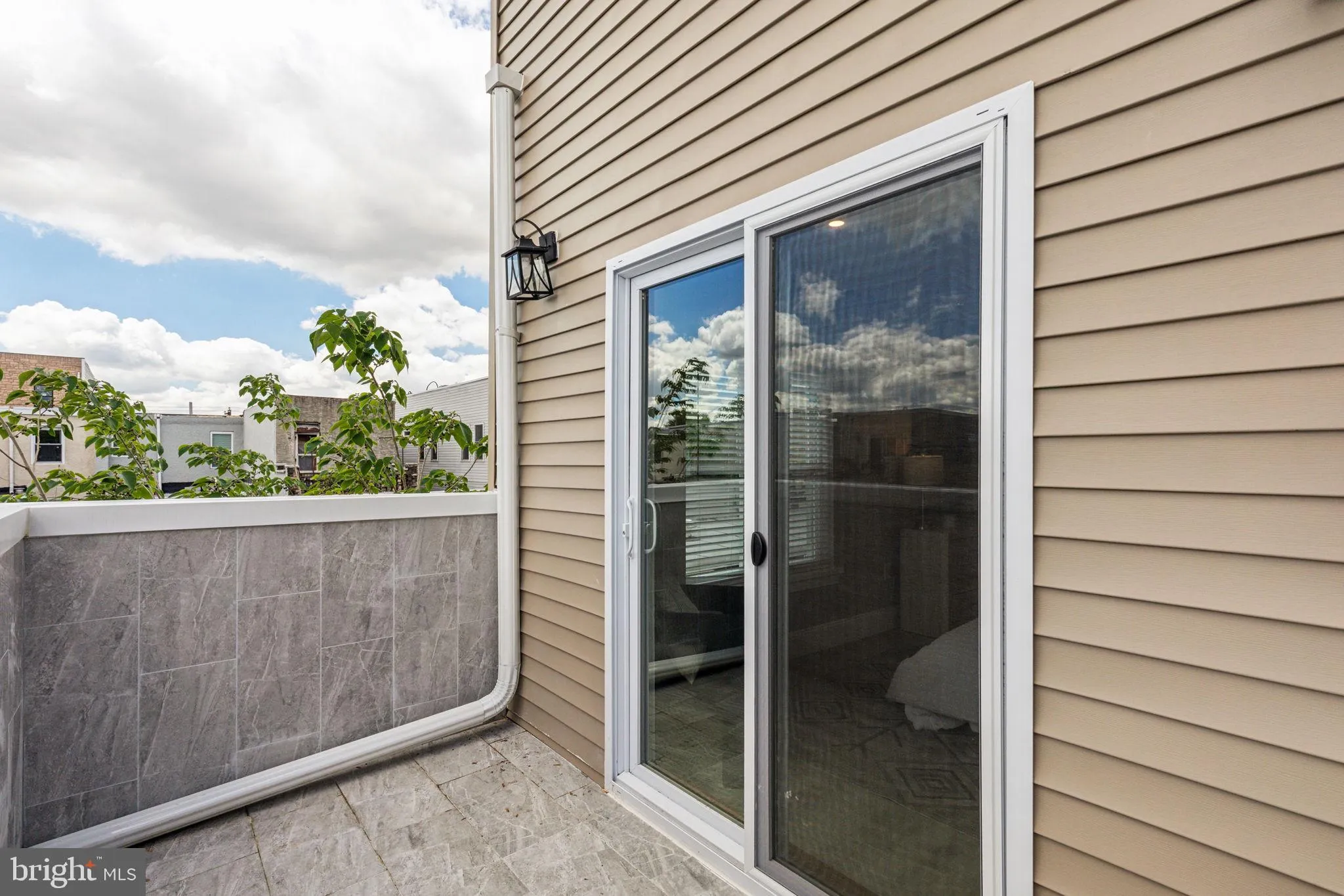 Philadelphia, Pennsylvania 19146, United States, 5 Bedrooms Bedrooms, ,5 BathroomsBathrooms,Residential,Contingent,14616