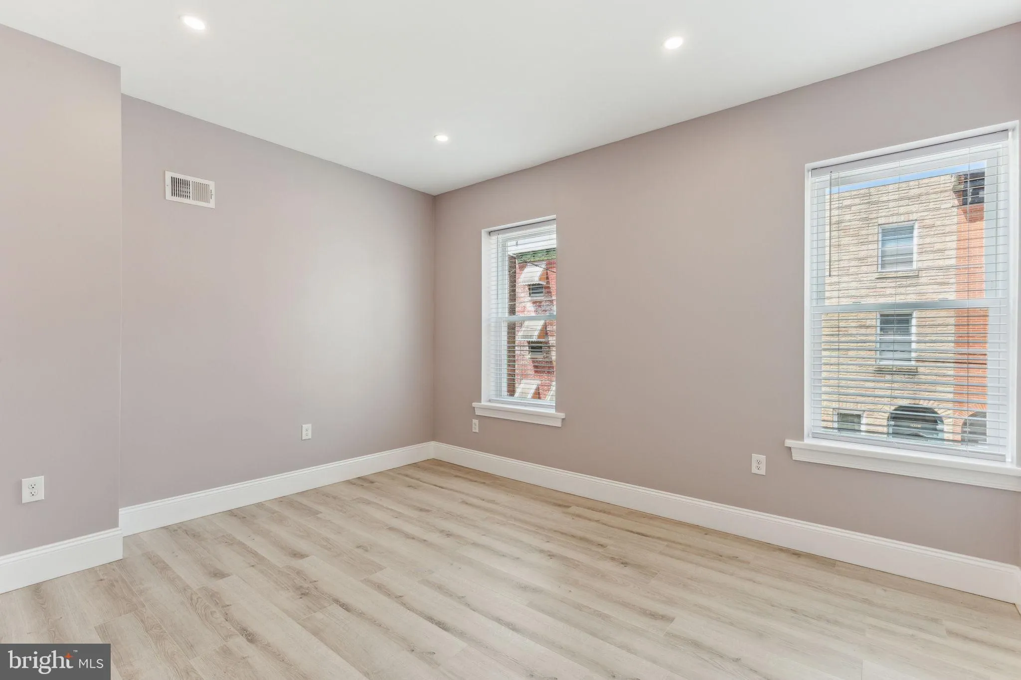 Philadelphia, Pennsylvania 19146, United States, 5 Bedrooms Bedrooms, ,5 BathroomsBathrooms,Residential,Contingent,14616