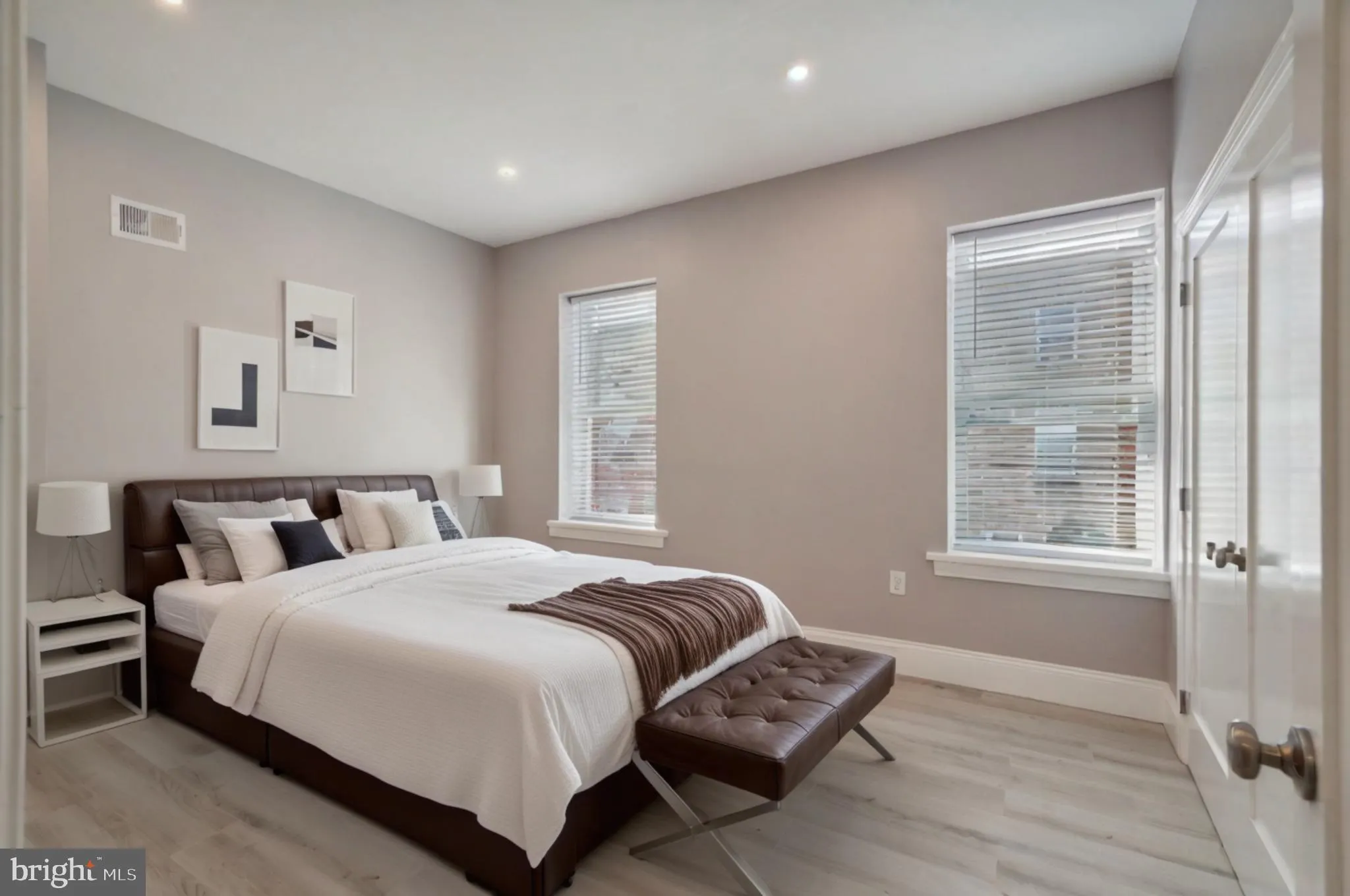 Philadelphia, Pennsylvania 19146, United States, 5 Bedrooms Bedrooms, ,5 BathroomsBathrooms,Residential,Contingent,14616