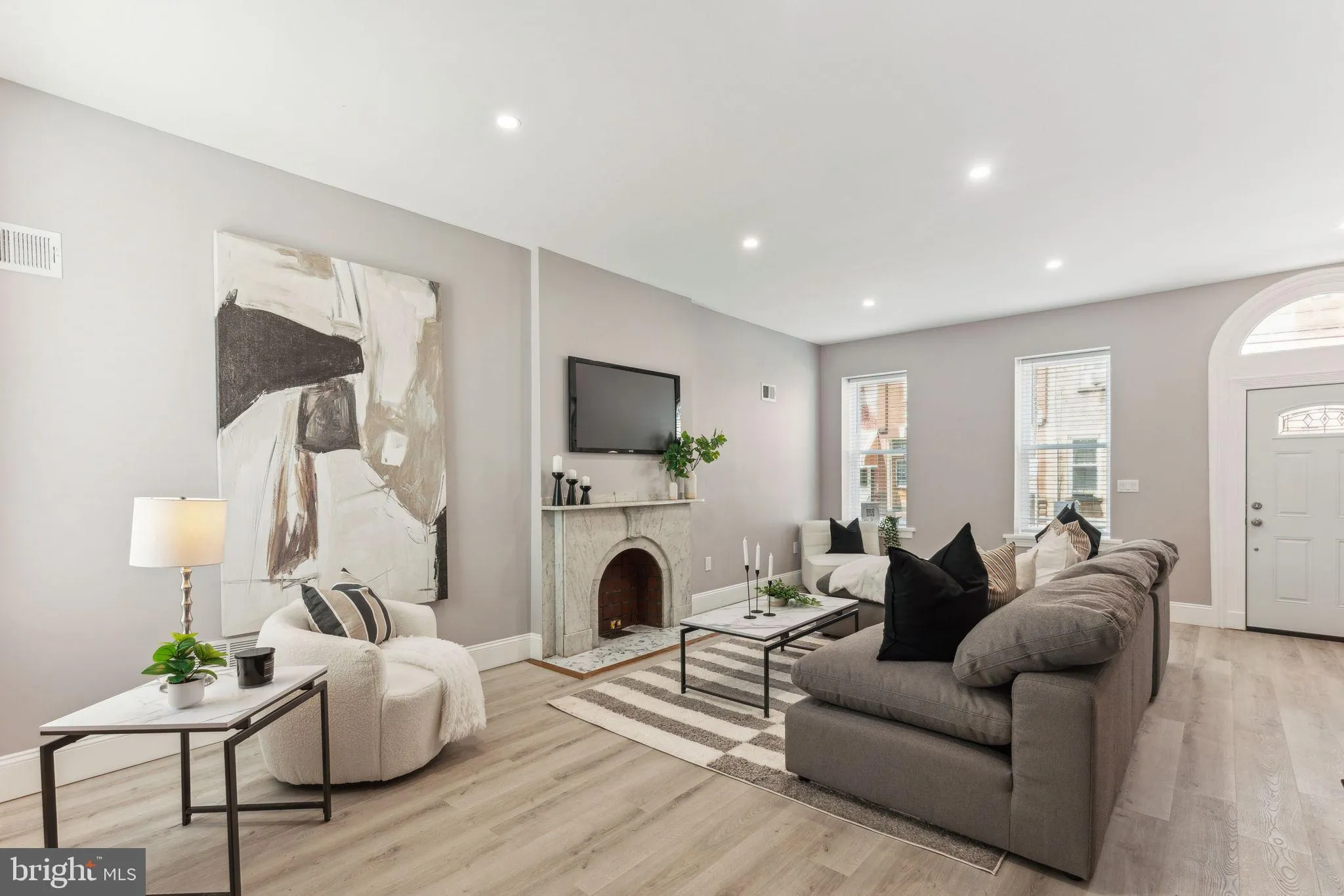 Philadelphia, Pennsylvania 19146, United States, 5 Bedrooms Bedrooms, ,5 BathroomsBathrooms,Residential,Contingent,14616