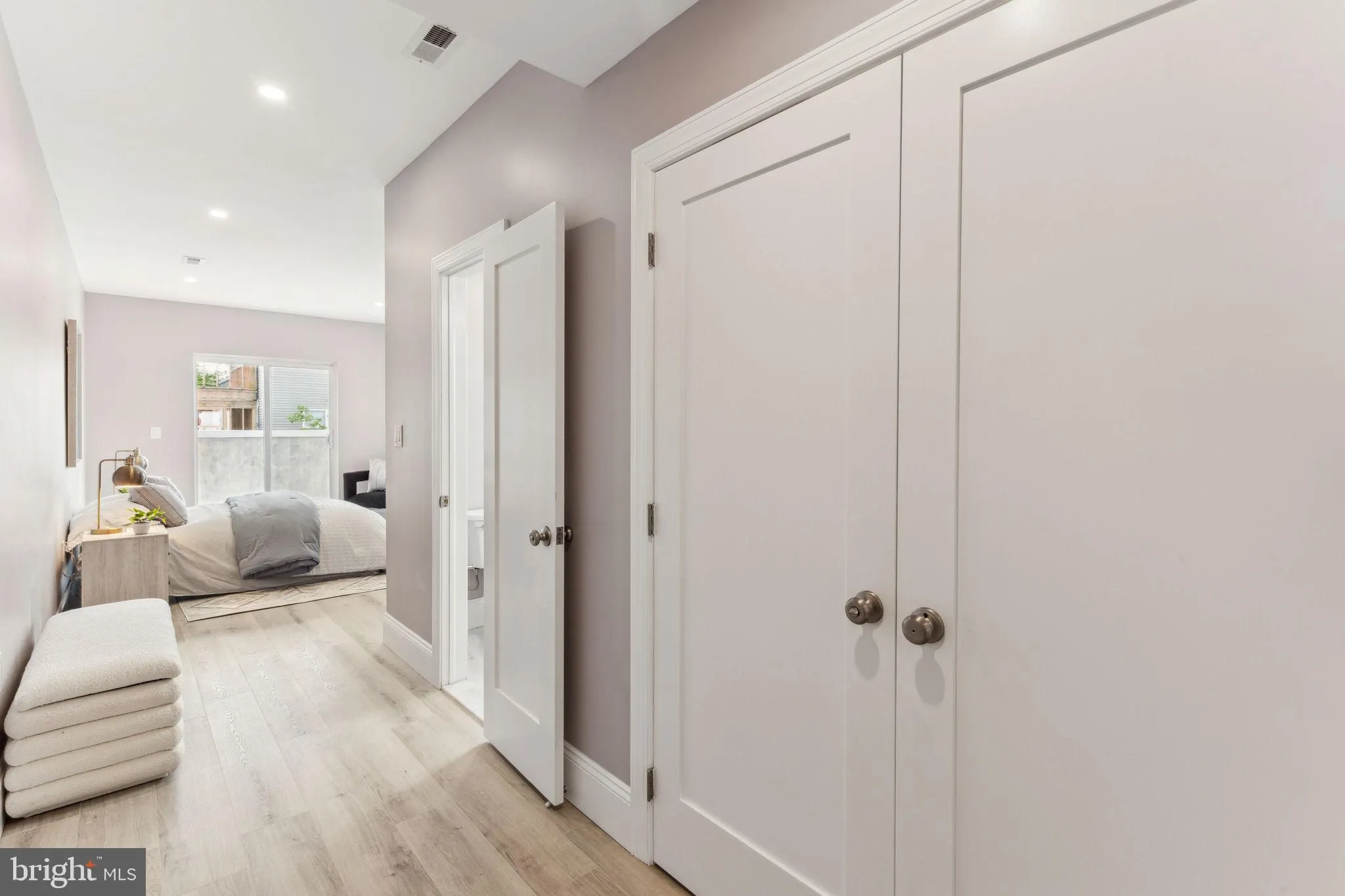 Philadelphia, Pennsylvania 19146, United States, 5 Bedrooms Bedrooms, ,5 BathroomsBathrooms,Residential,Contingent,14616