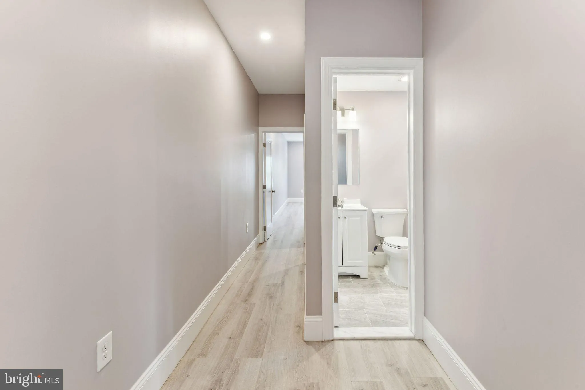 Philadelphia, Pennsylvania 19146, United States, 5 Bedrooms Bedrooms, ,5 BathroomsBathrooms,Residential,Contingent,14616