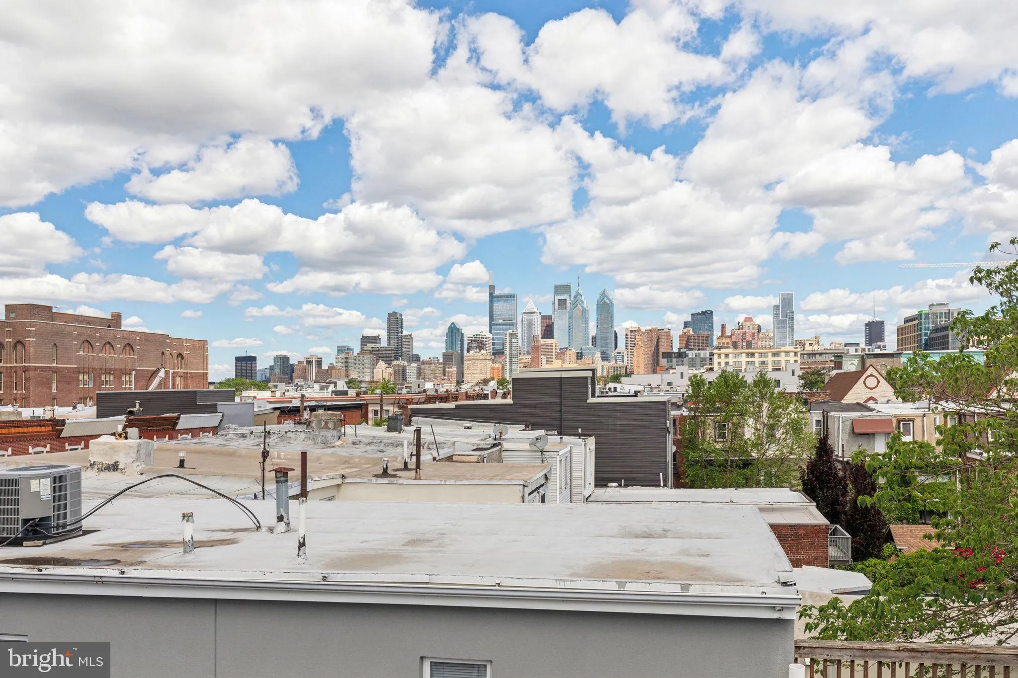 Philadelphia, Pennsylvania 19146, United States, 5 Bedrooms Bedrooms, ,5 BathroomsBathrooms,Residential,Contingent,14616