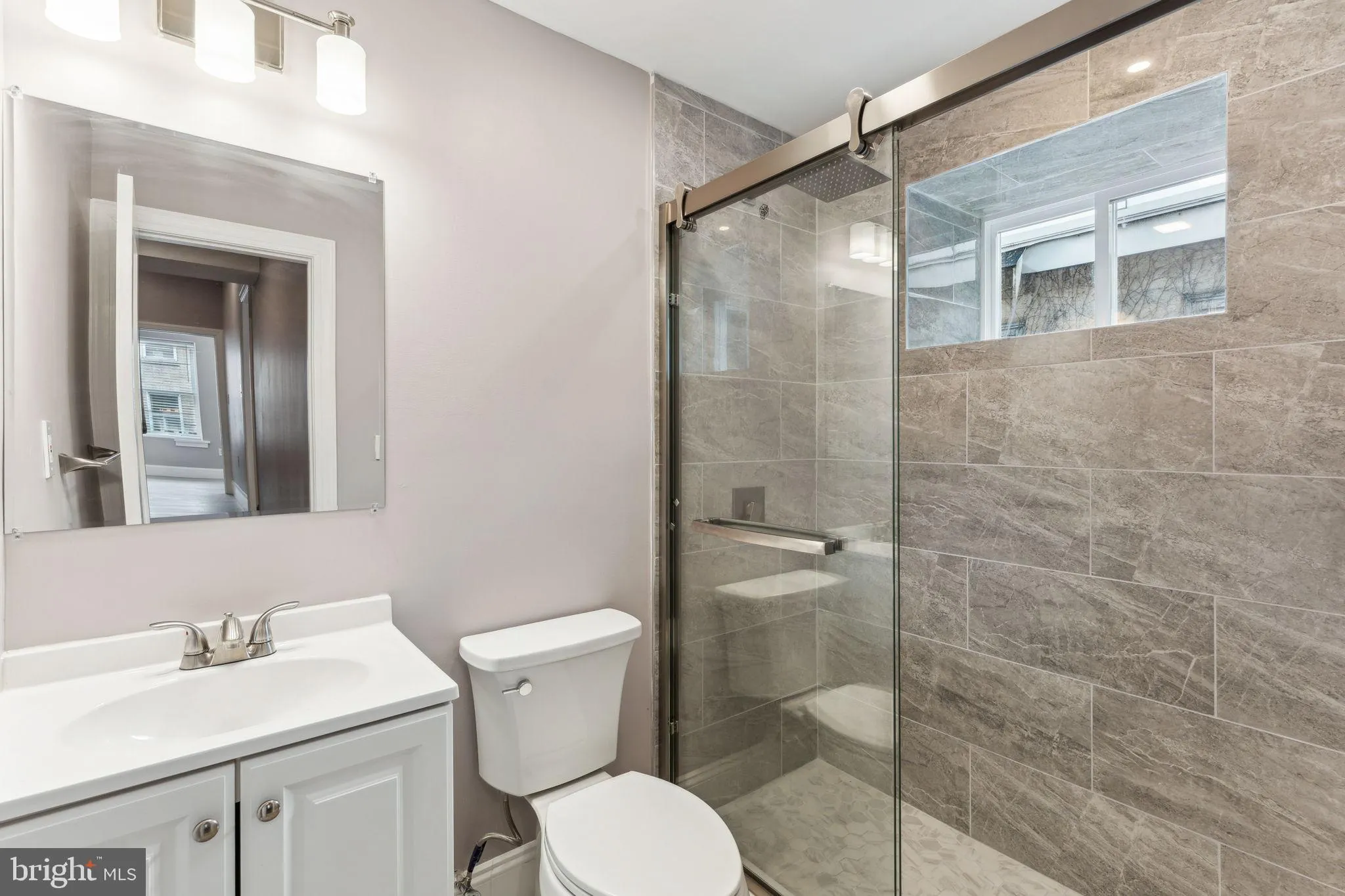 Philadelphia, Pennsylvania 19146, United States, 5 Bedrooms Bedrooms, ,5 BathroomsBathrooms,Residential,Contingent,14616