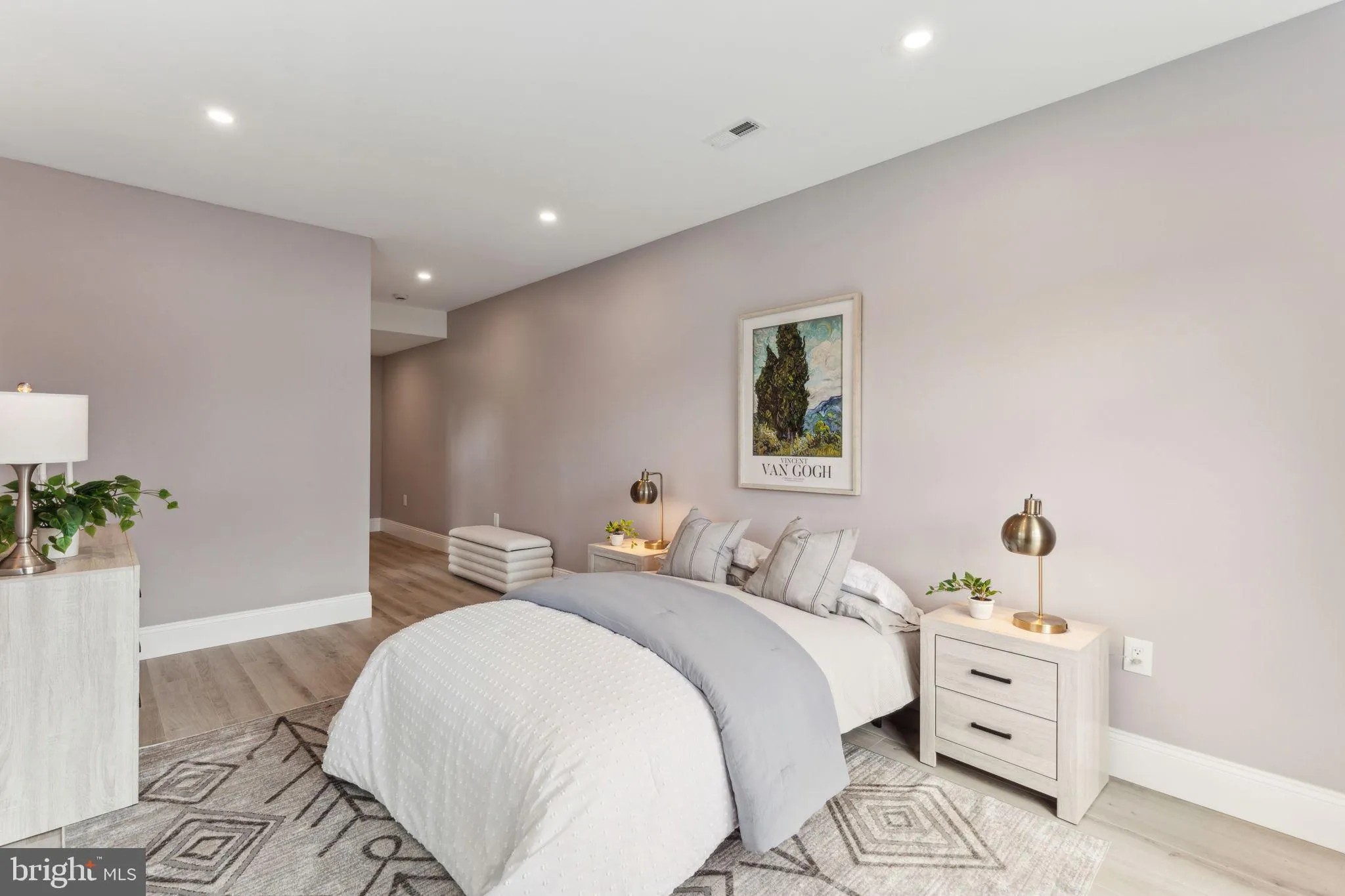 Philadelphia, Pennsylvania 19146, United States, 5 Bedrooms Bedrooms, ,5 BathroomsBathrooms,Residential,Contingent,14616