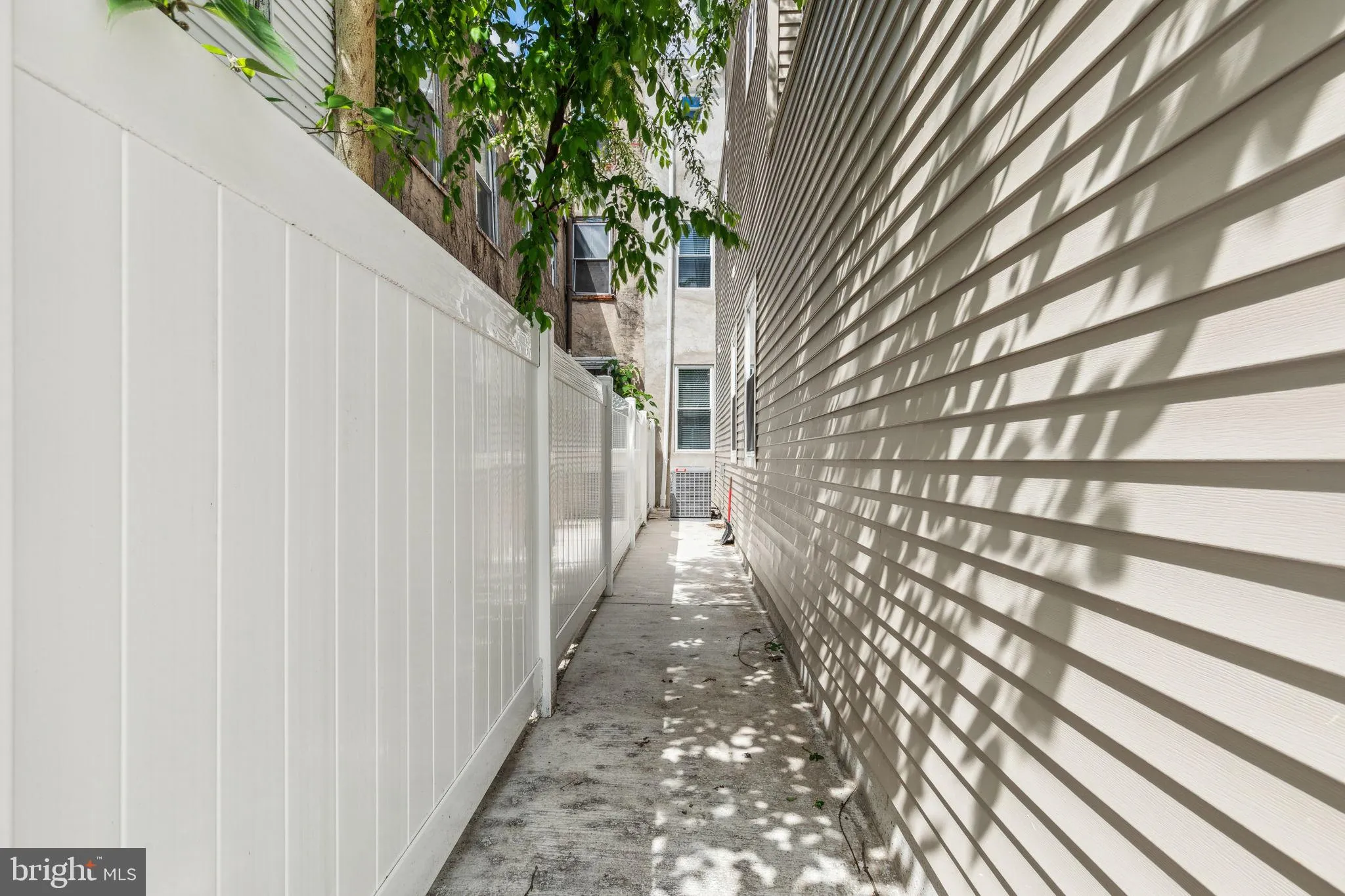 Philadelphia, Pennsylvania 19146, United States, 5 Bedrooms Bedrooms, ,5 BathroomsBathrooms,Residential,Contingent,14616