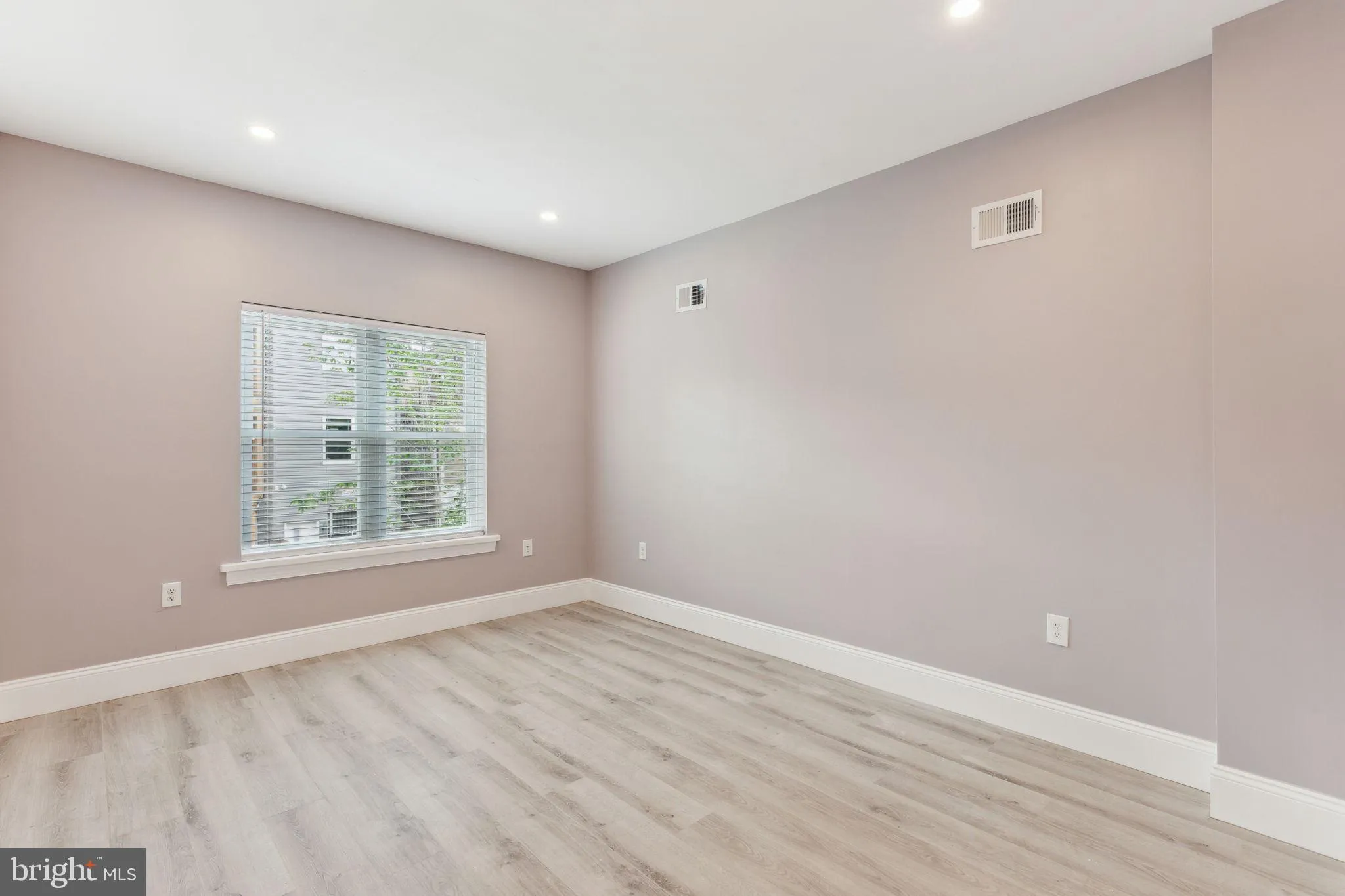 Philadelphia, Pennsylvania 19146, United States, 5 Bedrooms Bedrooms, ,5 BathroomsBathrooms,Residential,Contingent,14616