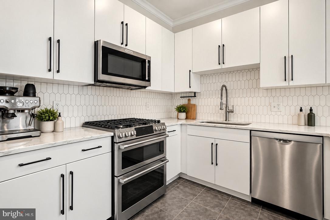 1301 ADAMS ST 402