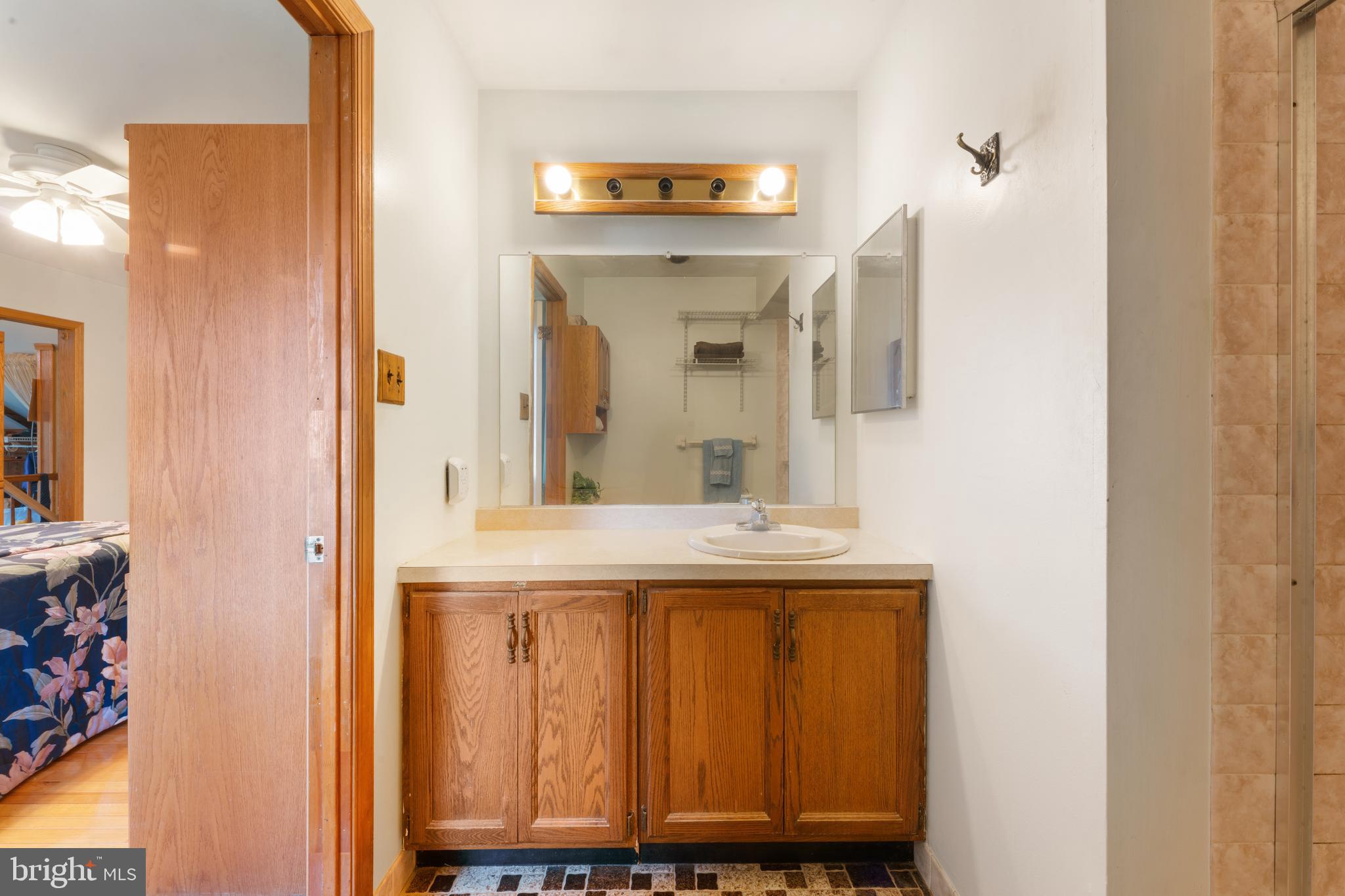 SHOEMAKER VIL - Residential