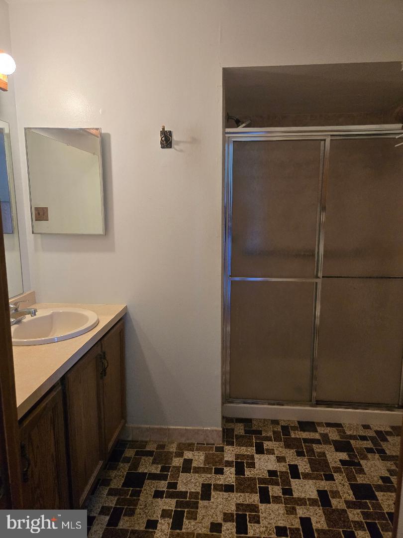 SHOEMAKER VIL - Residential