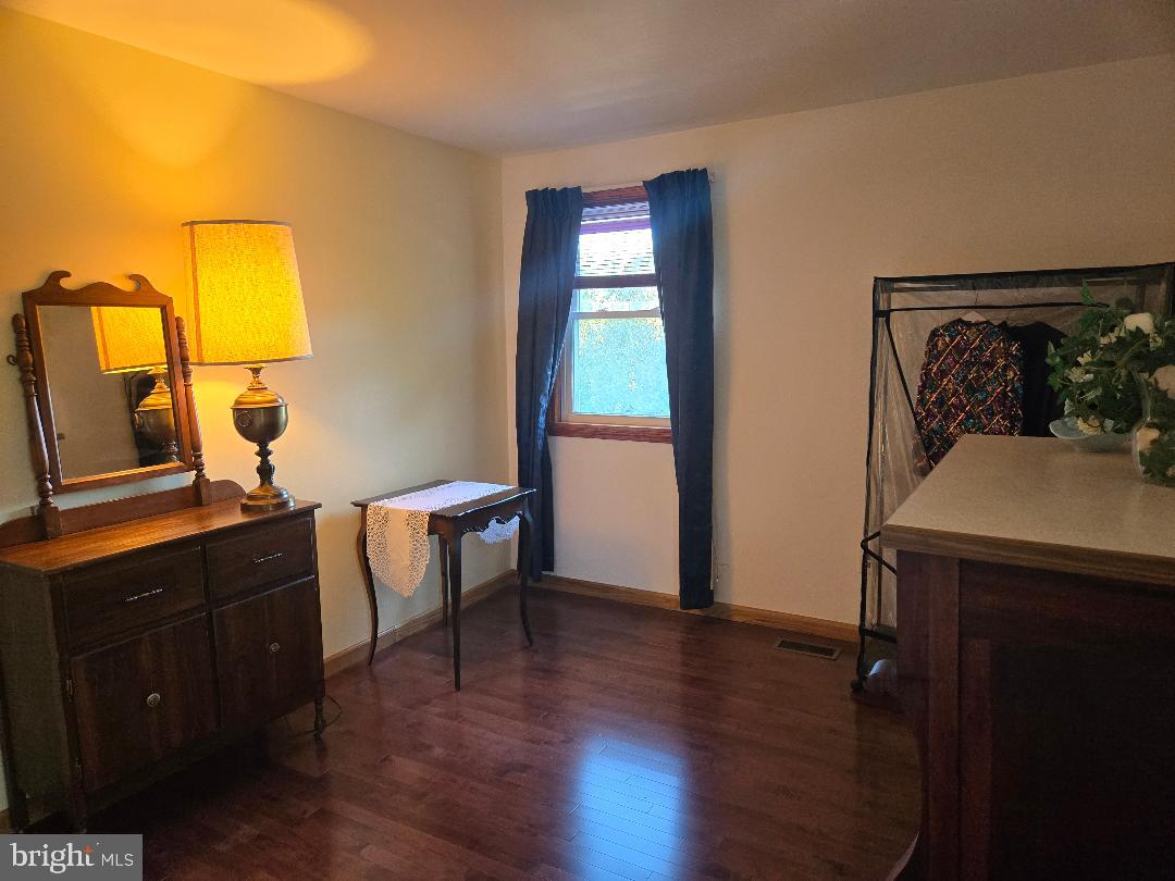 SHOEMAKER VIL - Residential