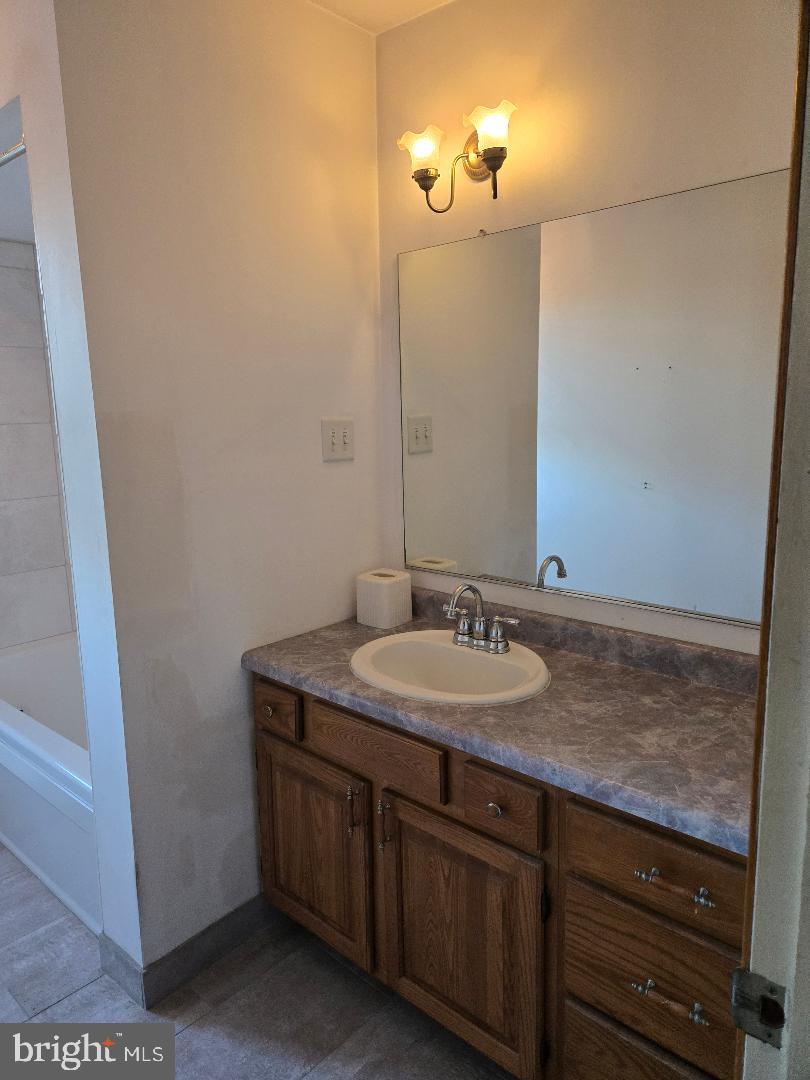 SHOEMAKER VIL - Residential