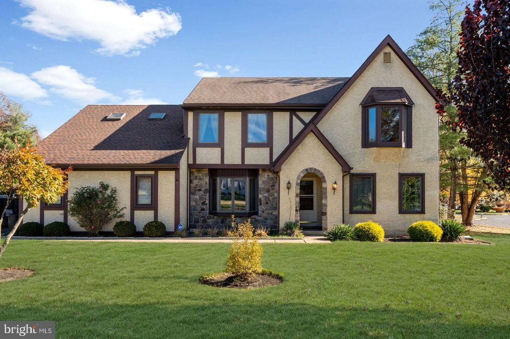 Photo of 2015 Butternut Drive, HUNTINGDON VALLEY, PA 19006 (MLS # PAMC2156110)